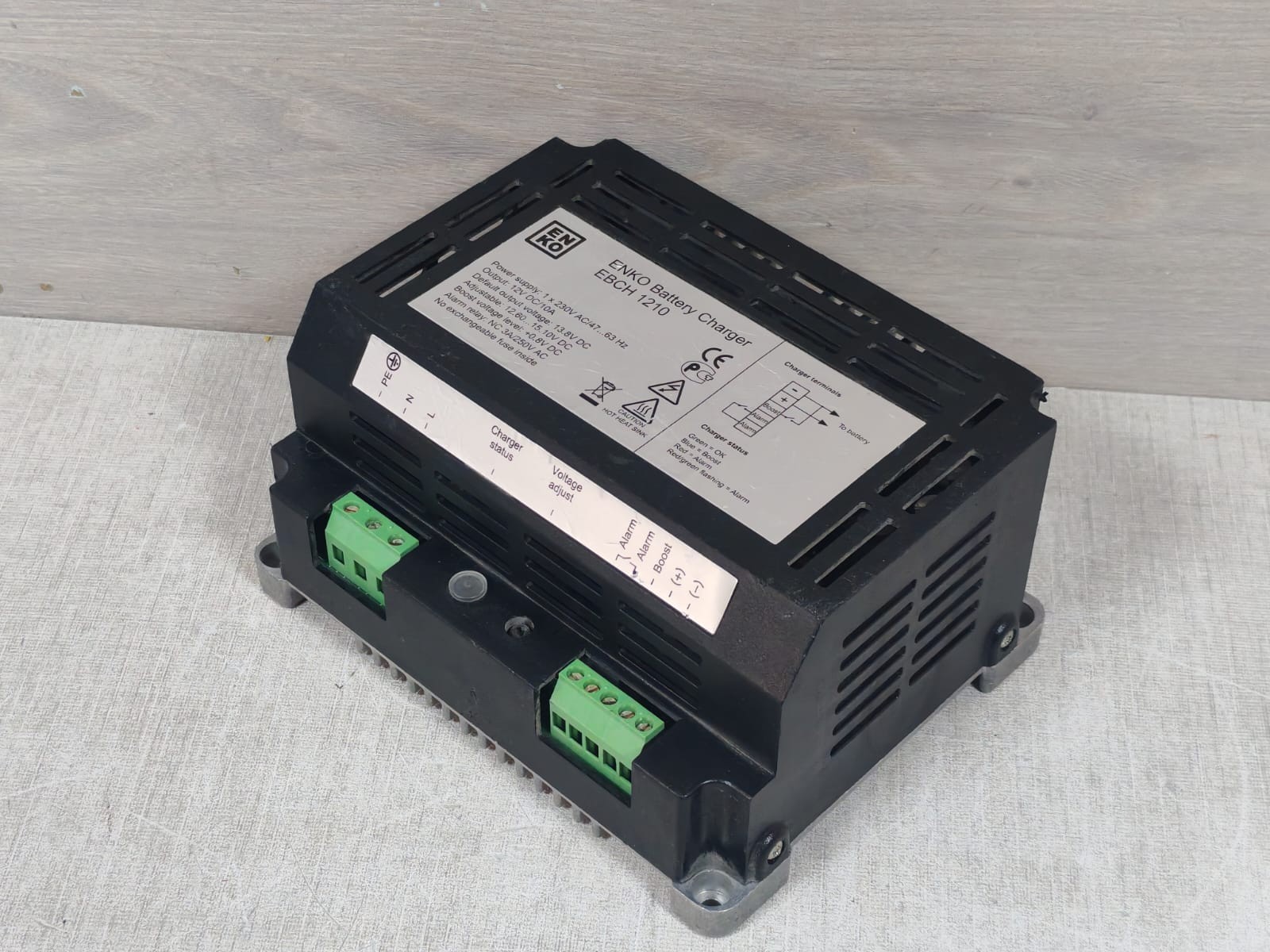ENKO EBCH 1210 ENKO EBCH 1210 Battery Charger 1x230V AC/47..63Hz 10