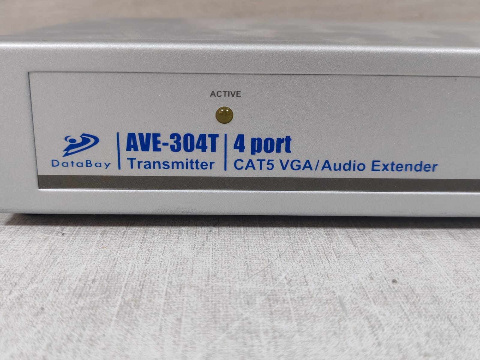 DATABAY AVE-304T DATABAY AVE-304T Transmitter 4 port CAT5 VGA Audio Extender 4