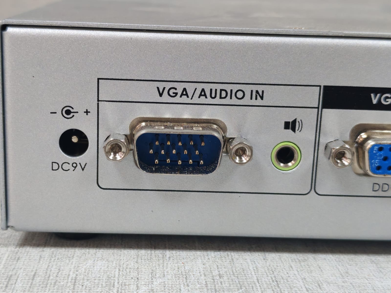 DATABAY AVE-304T DATABAY AVE-304T Transmitter 4 port CAT5 VGA Audio Extender 6
