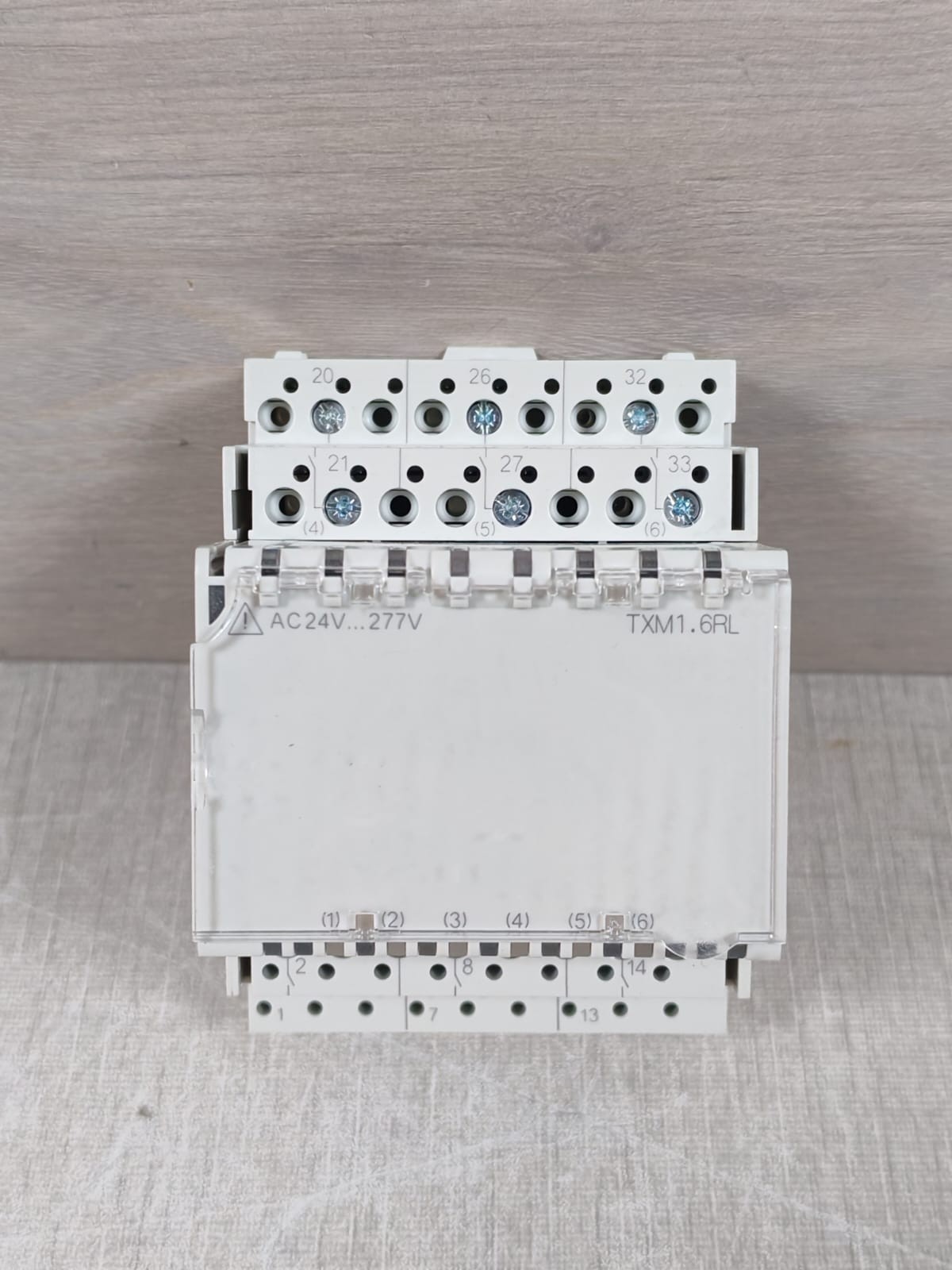 Siemens TXM1.6RL Siemens TXM1.6RL Relay Output Module 2