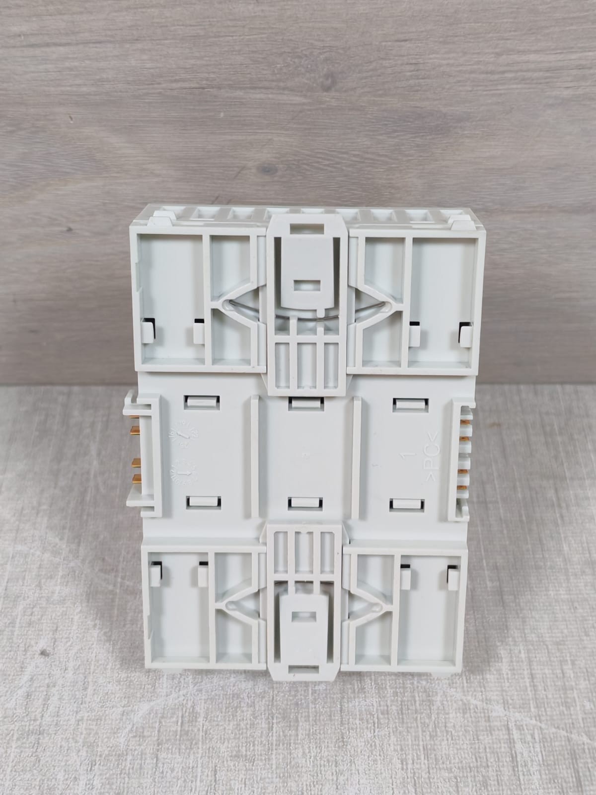 Siemens TXM1.6RL Siemens TXM1.6RL Relay Output Module 8