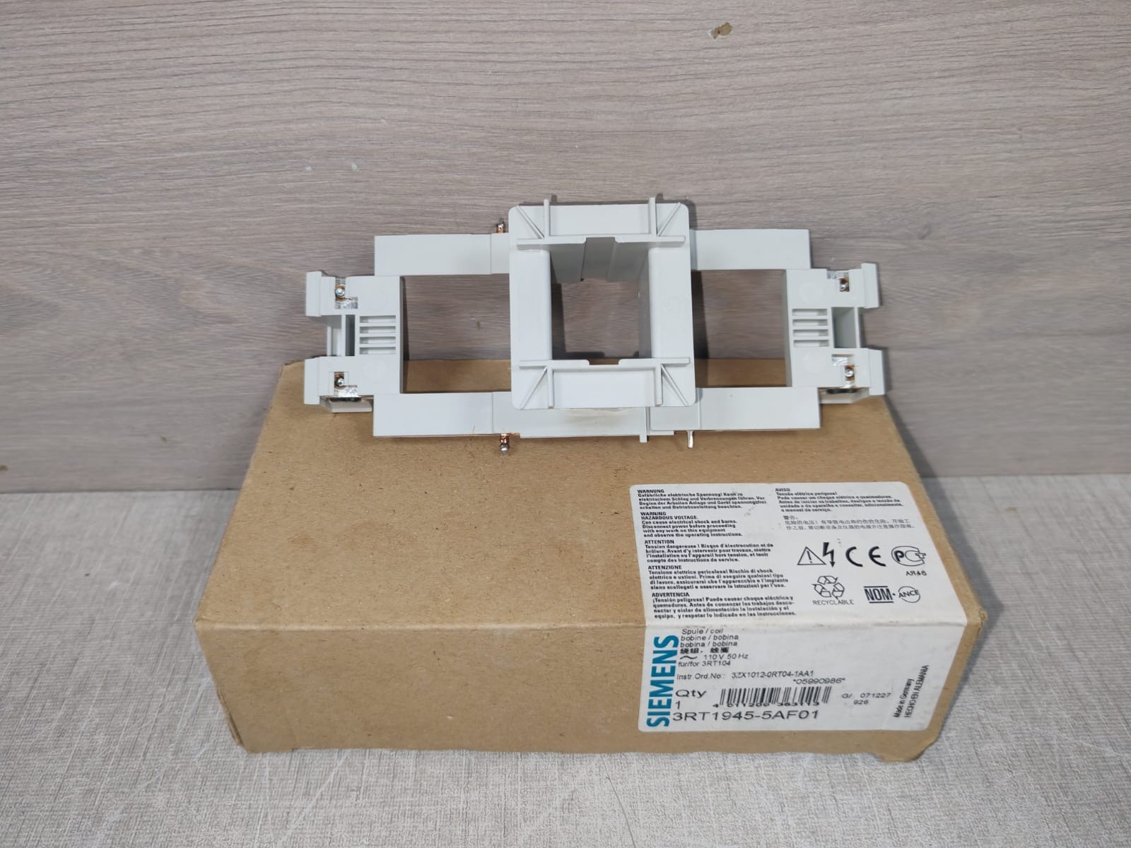 Siemens 3RT1945-5AF01 Siemens 3RT1945-5AF01 Coil For Contactor 2