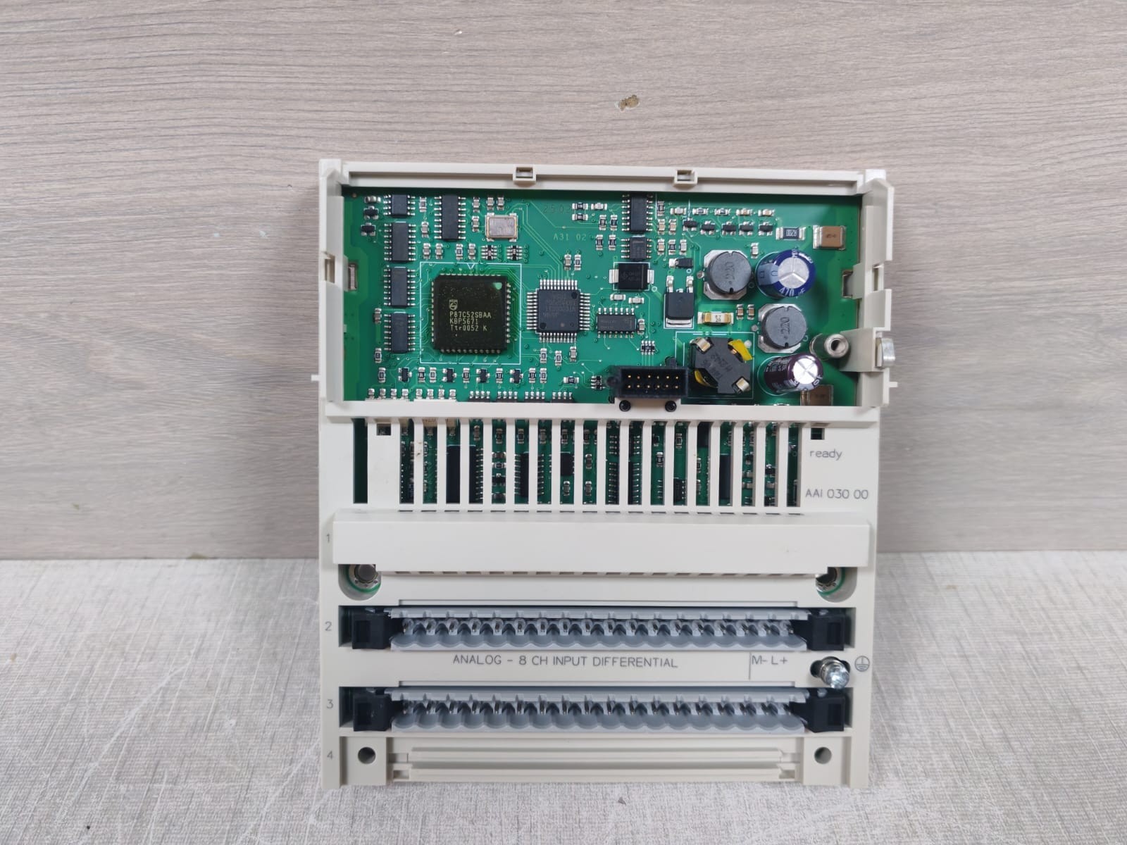 Schneider Electric 170AAI03000 Schneider Electric 170AAI03000 Analog Input 8Ch.Diff PV.06 RL.17 SV.01.10 2