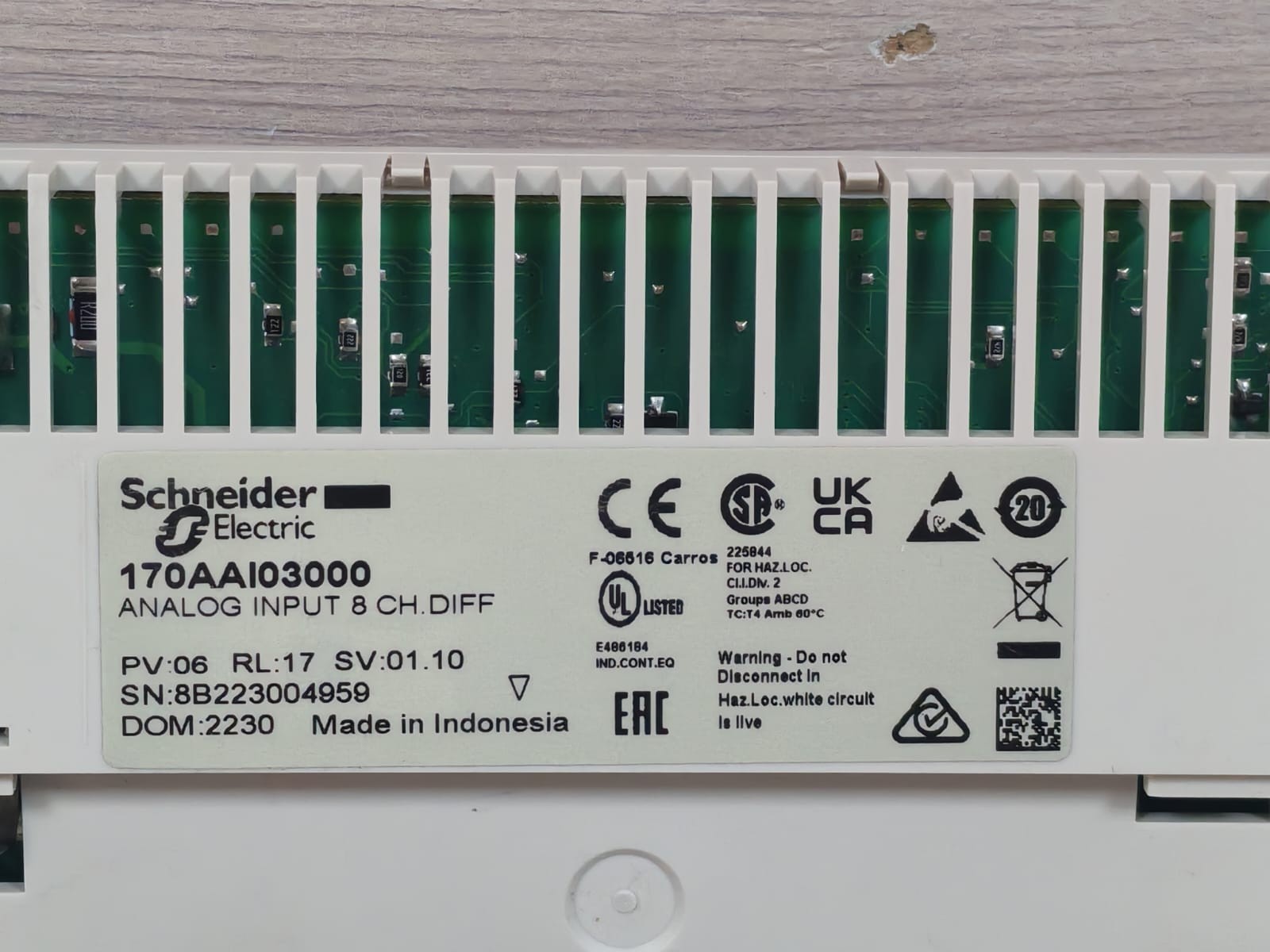 Schneider Electric 170AAI03000 Schneider Electric 170AAI03000 Analog Input 8Ch.Diff PV.06 RL.17 SV.01.10 4