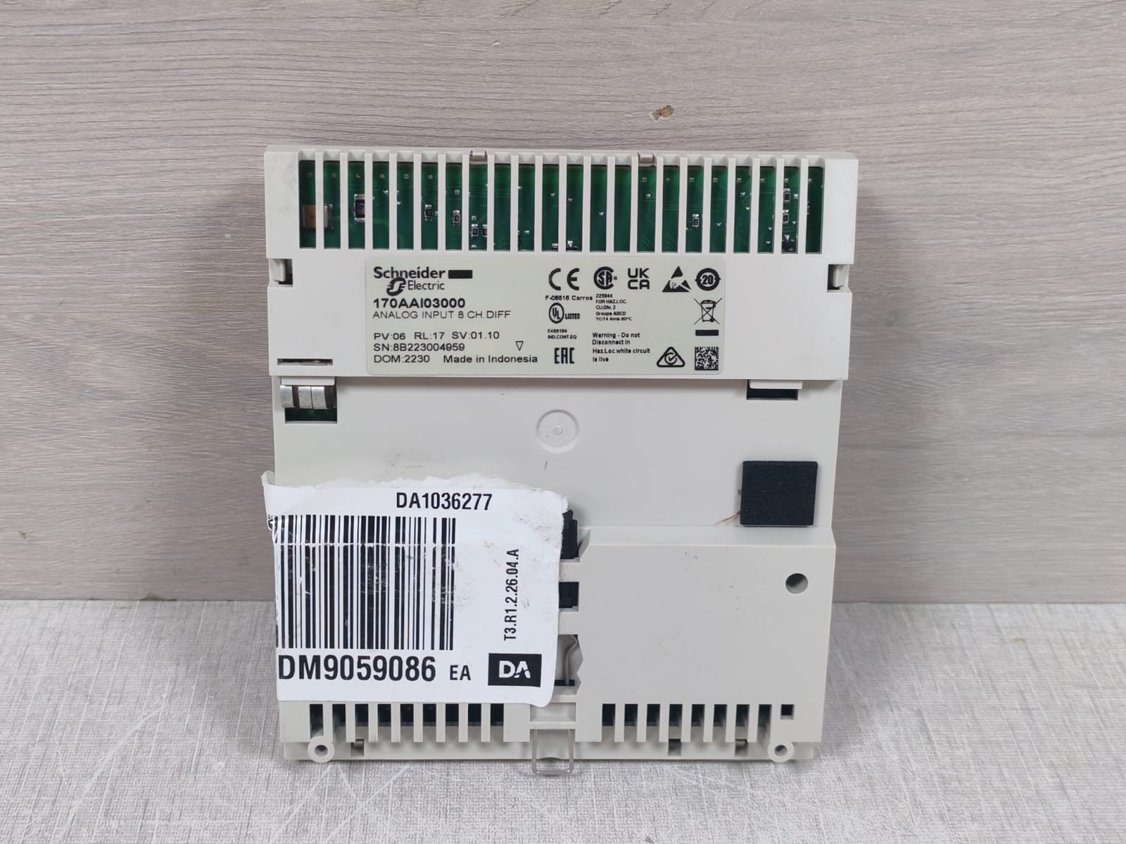 Schneider Electric 170AAI03000 Schneider Electric 170AAI03000 Analog Input 8Ch.Diff PV.06 RL.17 SV.01.10 5