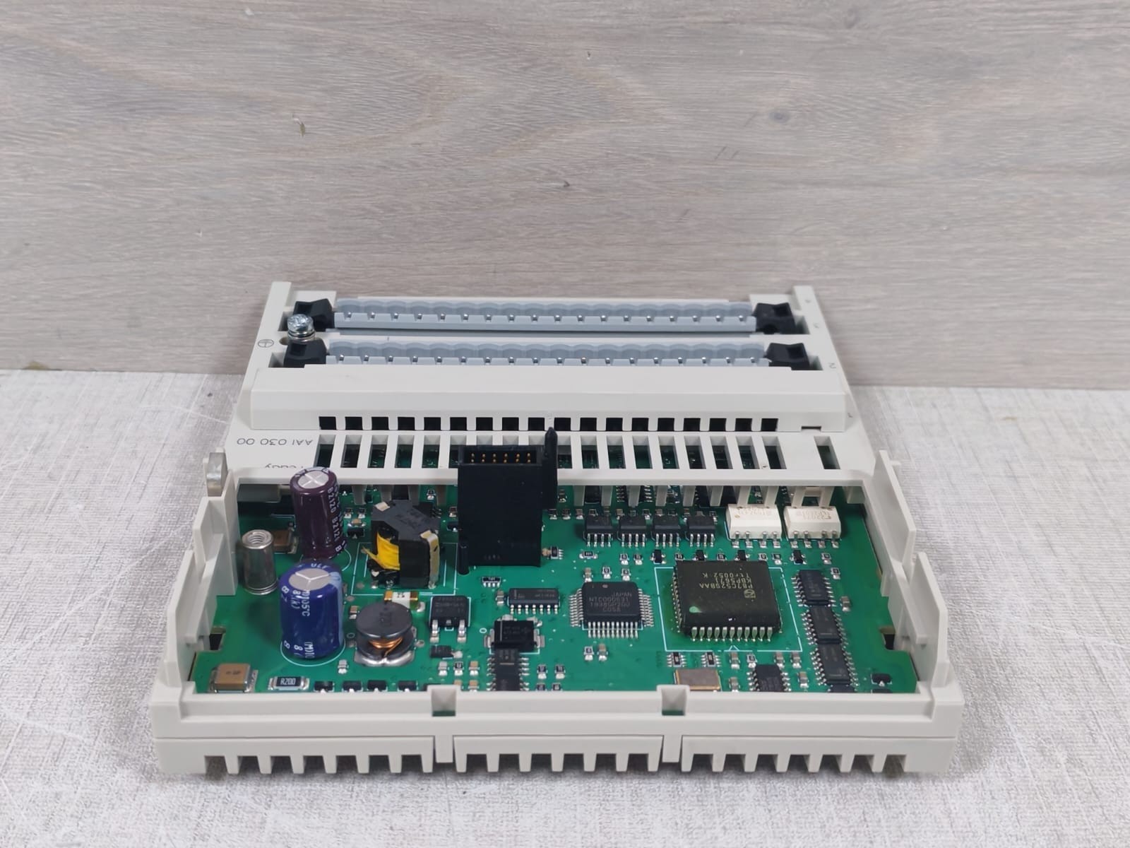 Schneider Electric 170AAI03000 Schneider Electric 170AAI03000 Analog Input 8Ch.Diff PV.06 RL.17 SV.01.10 6