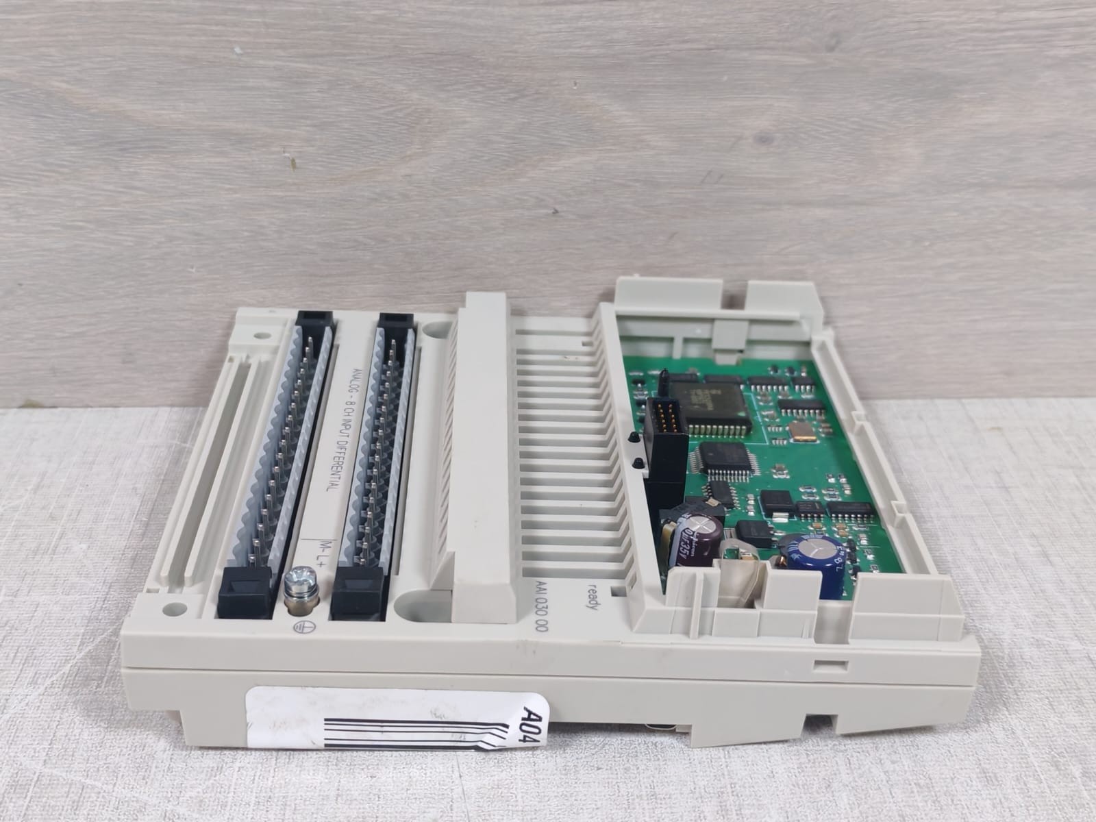 Schneider Electric 170AAI03000 Schneider Electric 170AAI03000 Analog Input 8Ch.Diff PV.06 RL.17 SV.01.10 8