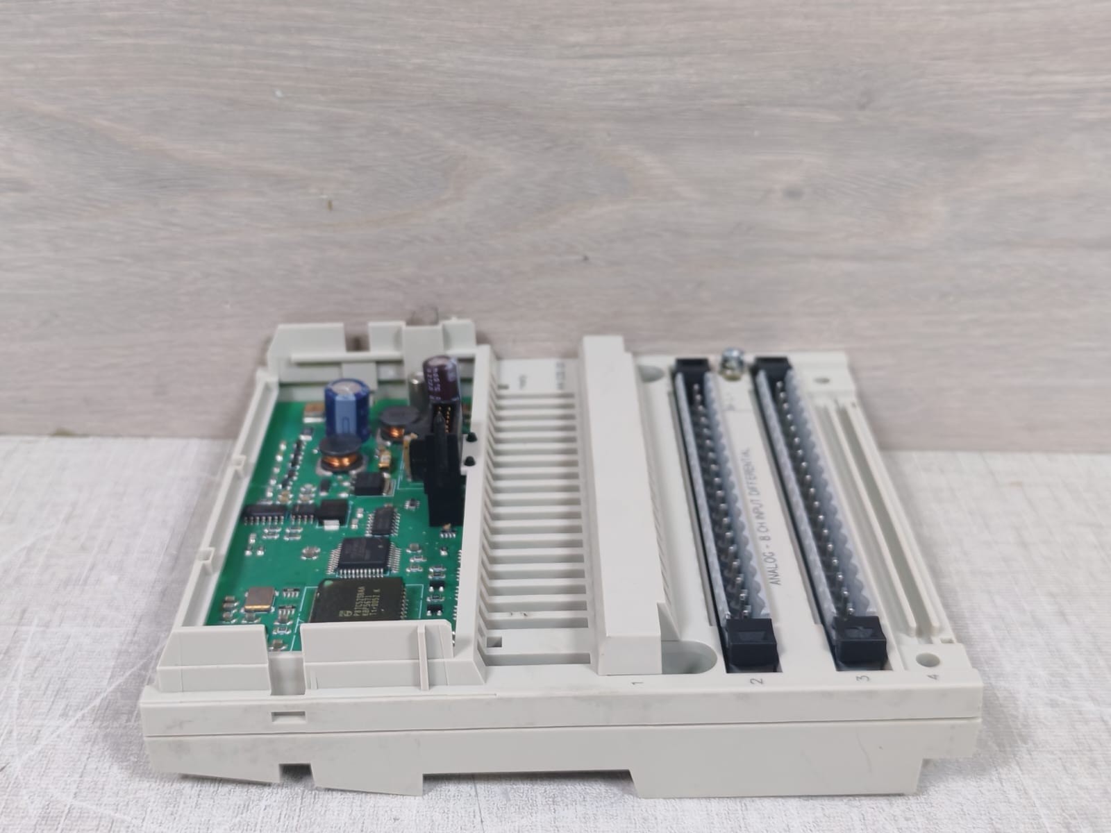 Schneider Electric 170AAI03000 Schneider Electric 170AAI03000 Analog Input 8Ch.Diff PV.06 RL.17 SV.01.10 9
