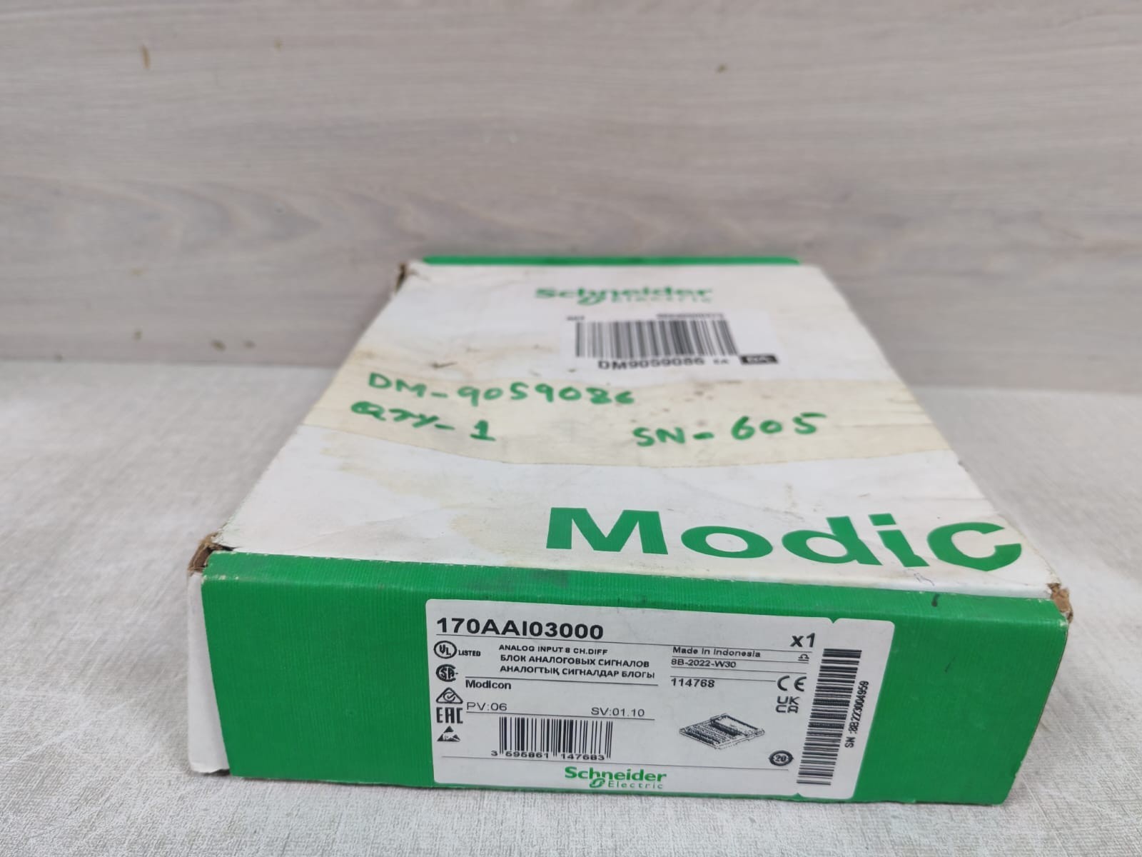 Schneider Electric 170AAI03000 Schneider Electric 170AAI03000 Analog Input 8Ch.Diff PV.06 RL.17 SV.01.10 10