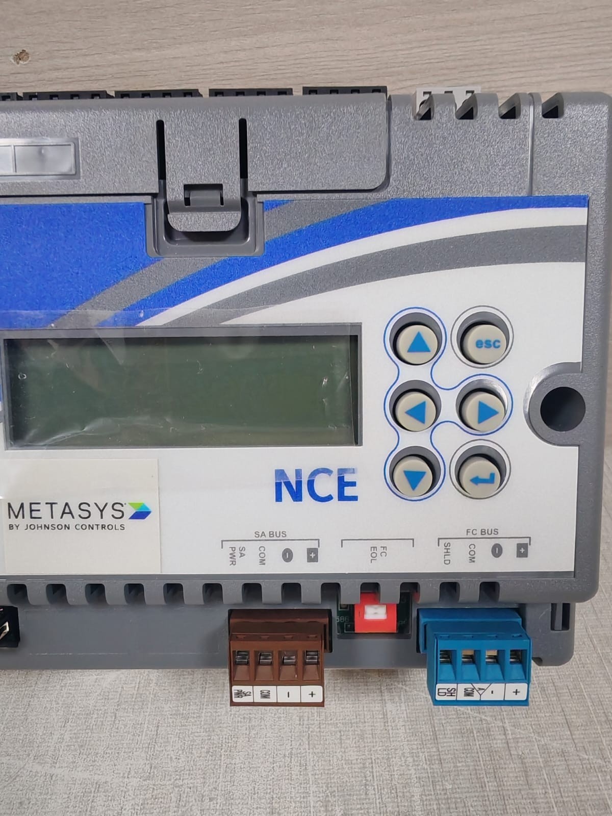Johnson Controls NCE MS-NCE2566-0 JOHNSON CONTROLS NCE MS-NCE2566-0 METASYS NETWORK CONTROL ENGINE-W/ FILTHY BOX 4