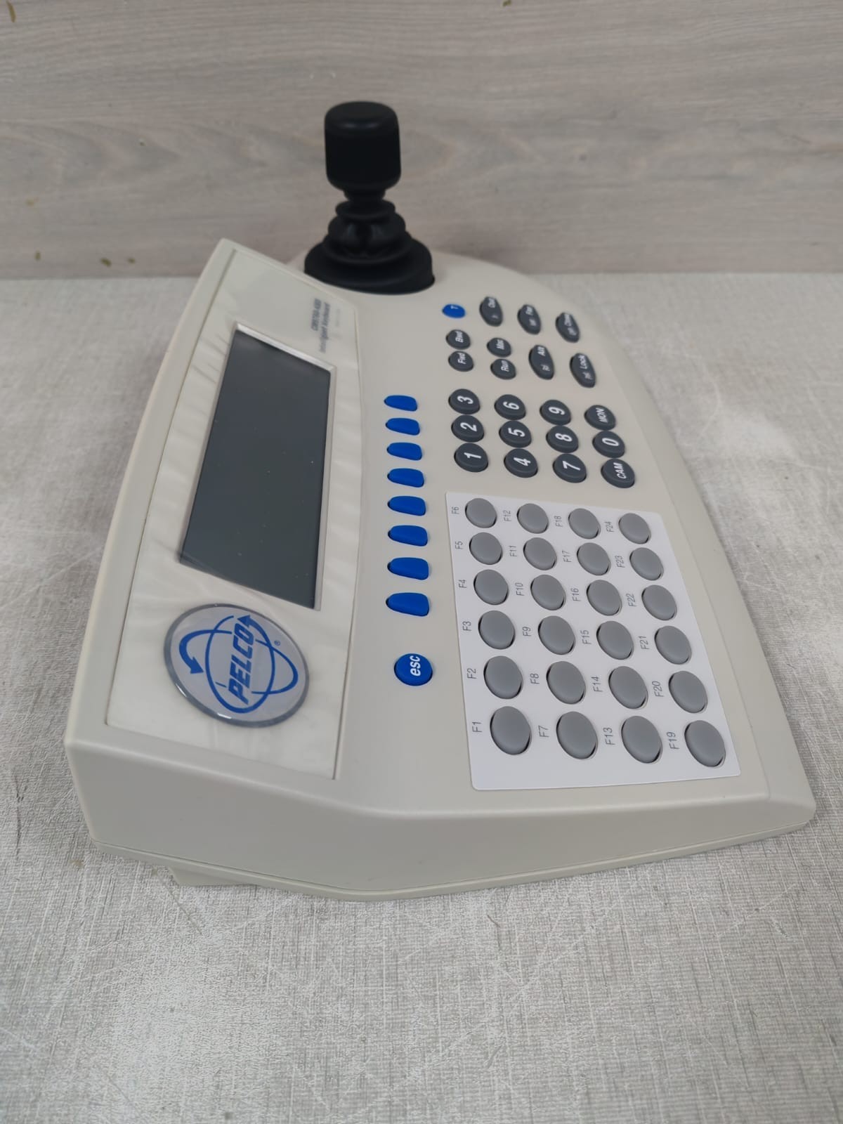 PELCO BY SCHNEIDER ELECTRIC CM9760-KBD-UK REV.A5 PELCO BY SCHNEIDER ELECTRIC CM9760-KBD-UK REV.A5 INTELLIGENT KEYBOARD 10
