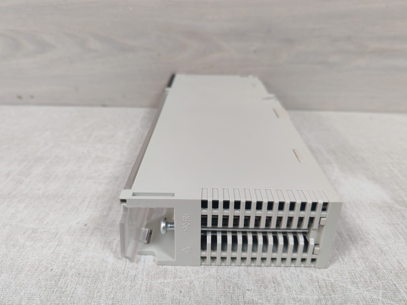 Schneider Electric 140NOE77101 Schneider Electric 140NOE77101 TSX Quantum Ethernet 10/100 Base T100FX 8