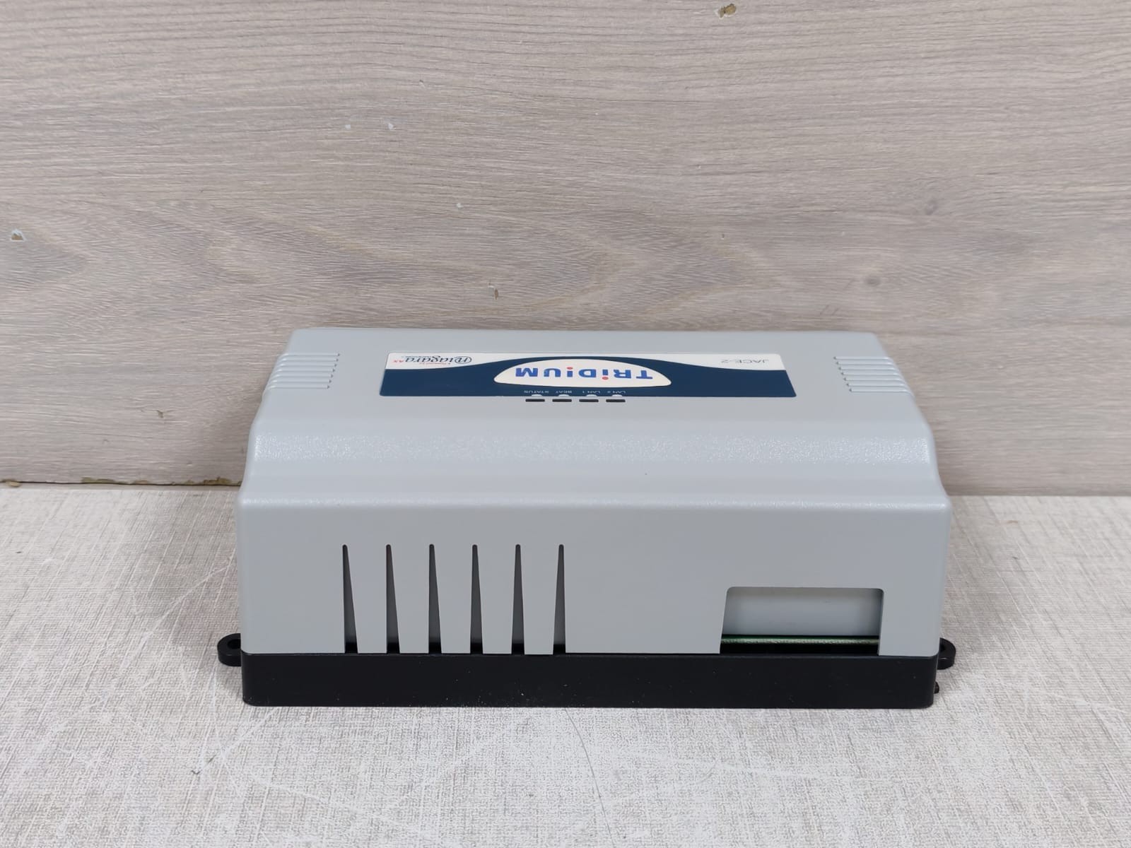 TRIDIUM Powered by Niagara J2EPCS TRIDIUM Powered by Niagara JACE-2 Controller J2EPCS 4