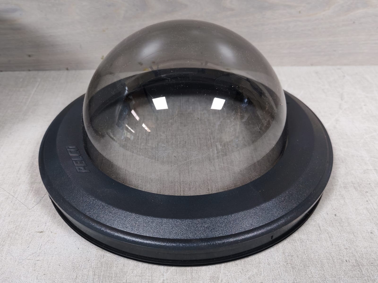 Pelco DF5-PG-E0 PELCO DF5-PG-E0 DOME SMOKE PENDANT GRAY NO CAMERA Rev. A6 24 Volts 7