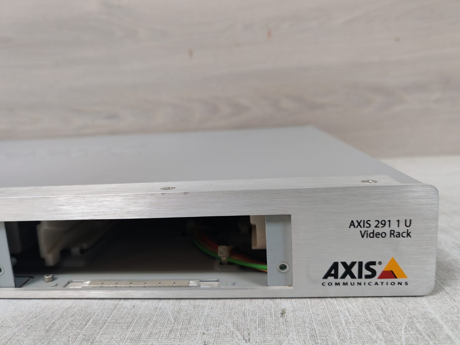 Axis 0267-001-05 AXIS 291 1U Video Rack 0267-001-05 100-240VAC,50-60Hz,1.9A 2