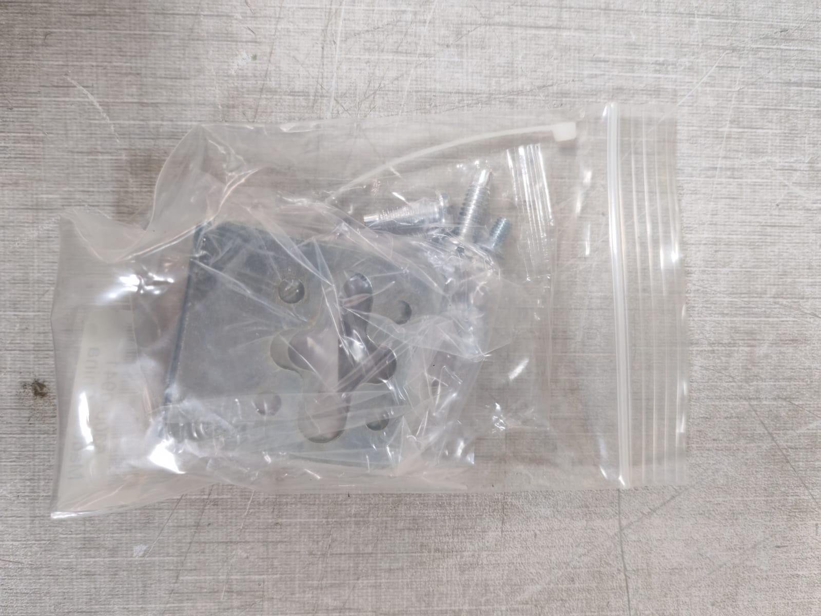 Aruba JL259A/JL259-61002 ARUBA 2930F JL259A/ JL259-61002 24G 4SFP SWITCH PORTS 2