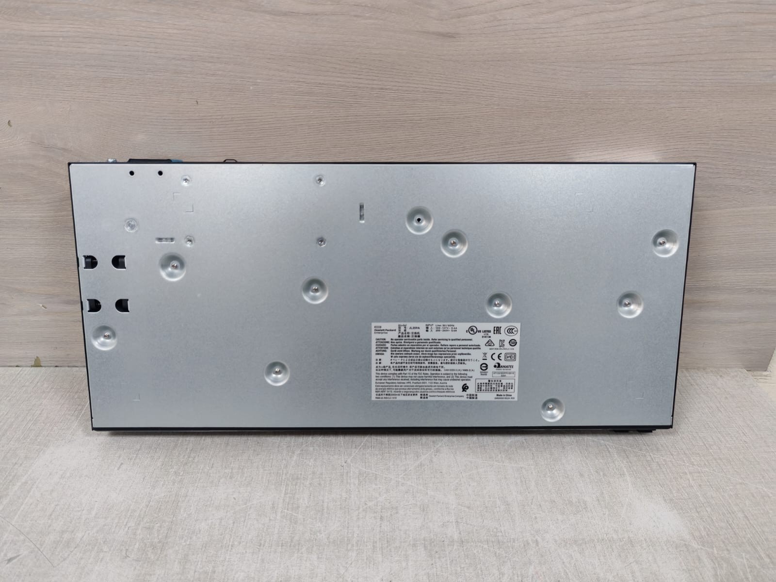 Aruba JL259A/JL259-61002 ARUBA 2930F JL259A/ JL259-61002 24G 4SFP SWITCH PORTS 3
