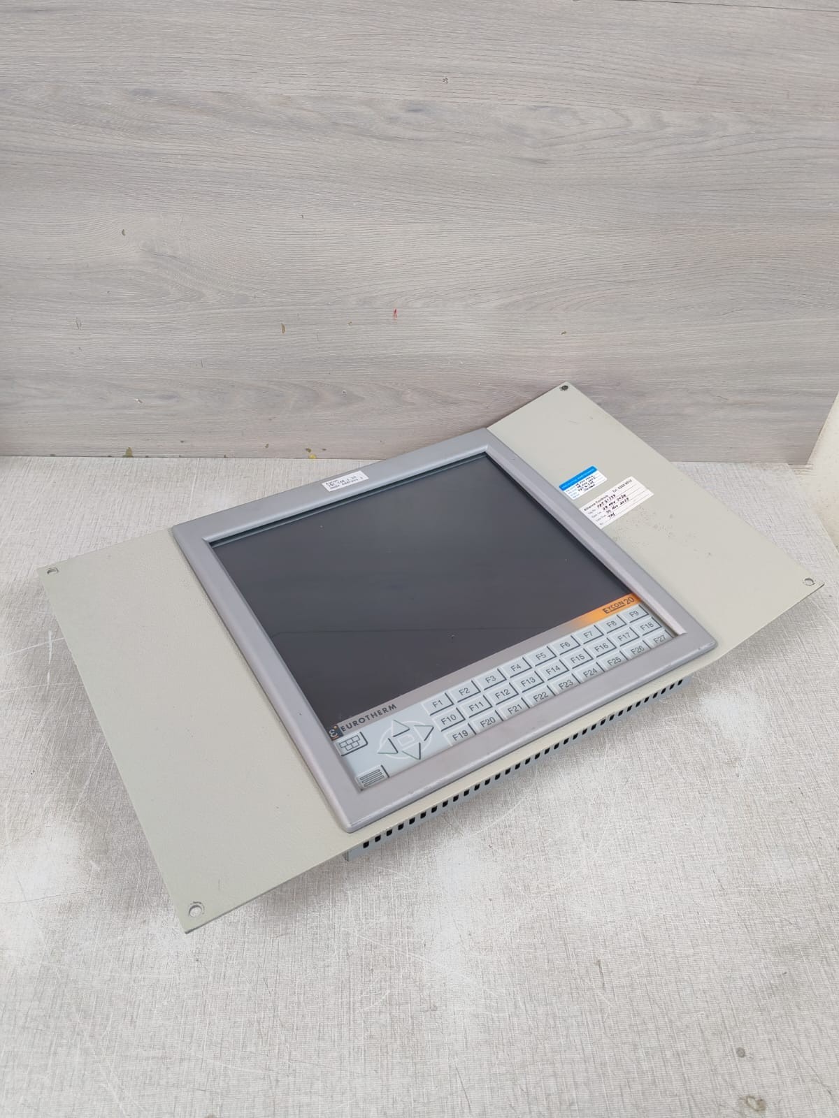 EUROTHERM EYCON 20 EUROTHERM EYCON 20 PANEL CONTROLLER - TRIED & TESTED 8