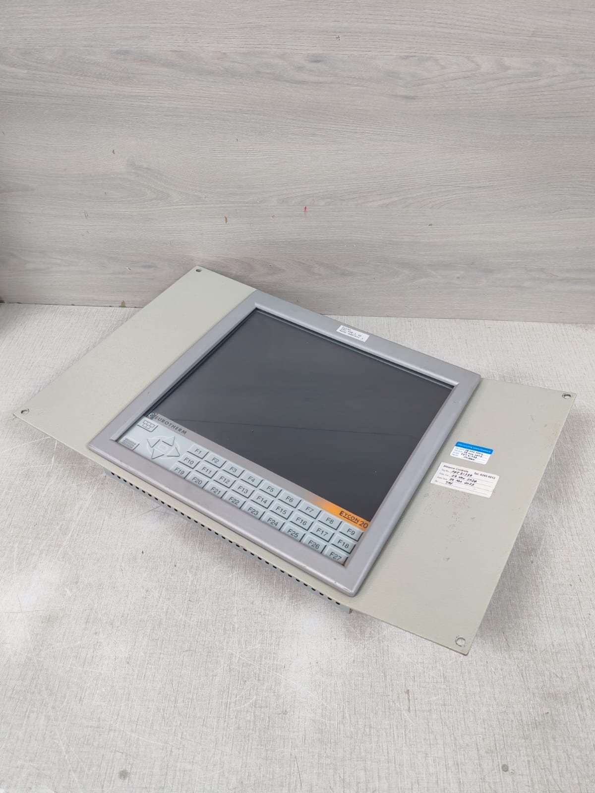 EUROTHERM EYCON 20 EUROTHERM EYCON 20 PANEL CONTROLLER - TRIED & TESTED 9