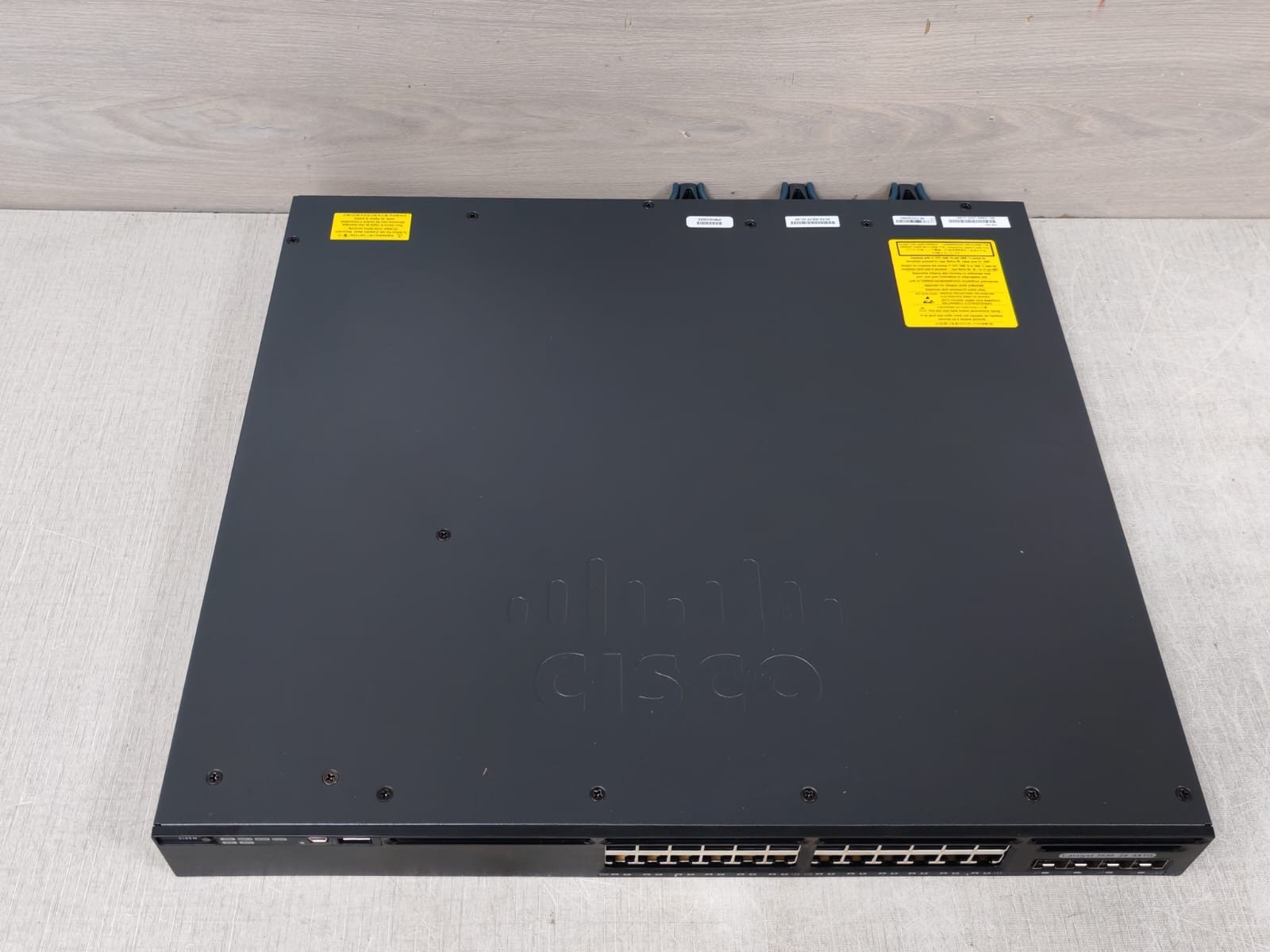 Cisco WS-C3650-24TS CISCO WS-C3650-24TS 4 x Gigabit Ethernet with Small Form ‑Factor Pluggable(SFP) 6