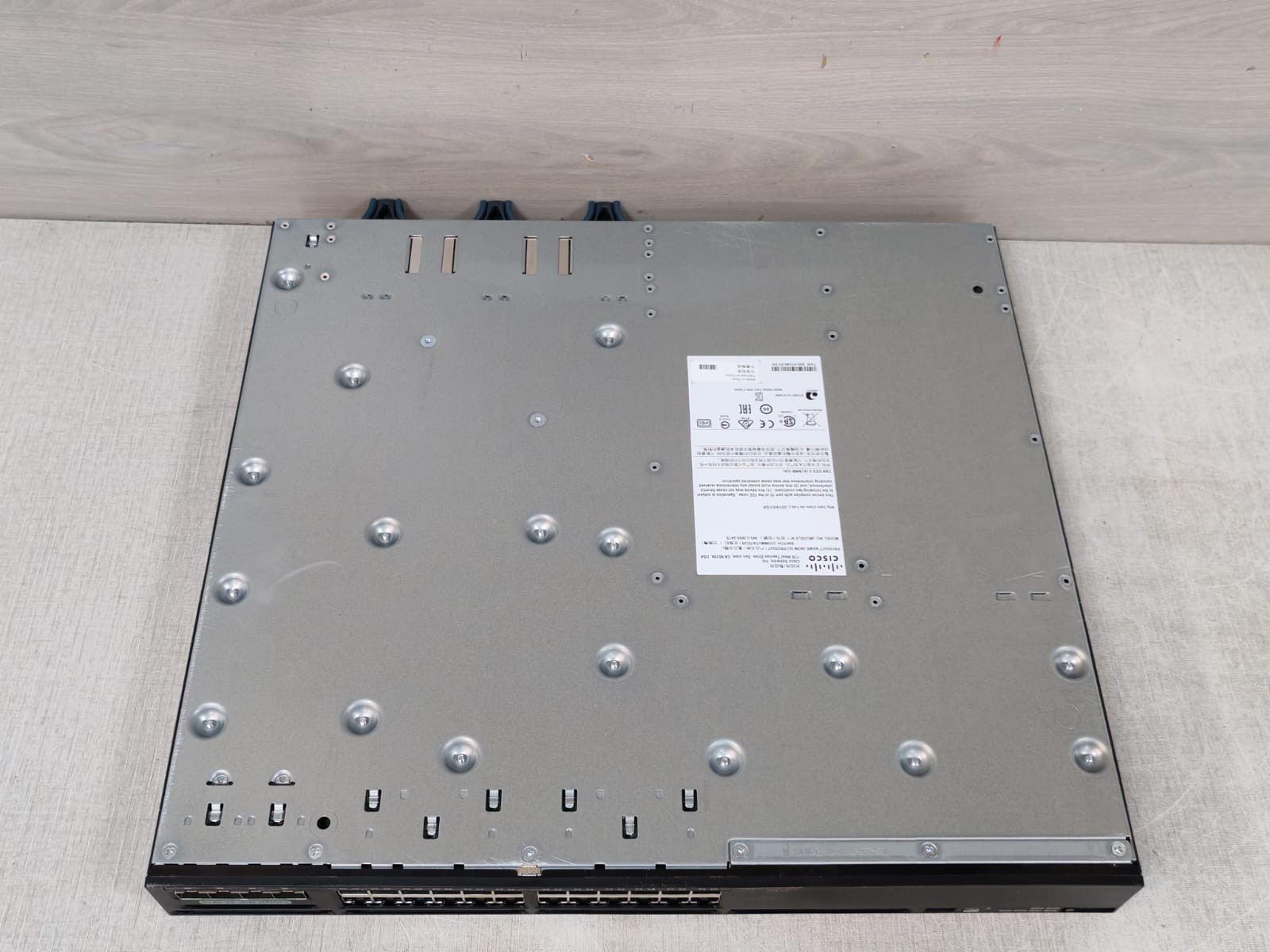 Cisco WS-C3650-24TS CISCO WS-C3650-24TS 4 x Gigabit Ethernet with Small Form ‑Factor Pluggable(SFP) 9