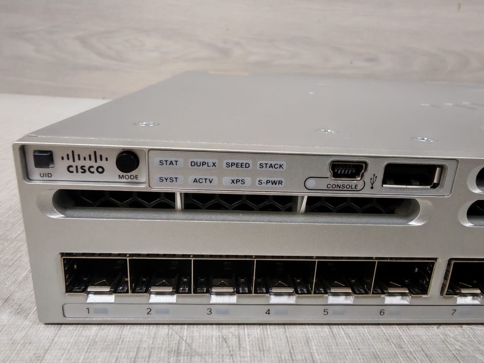 Cisco WS-C3850-24S /WS-C3850-24S-E CISCO WS-C3850-24S /WS-C3850-24S-E Catalyst Switch 24 Port 3