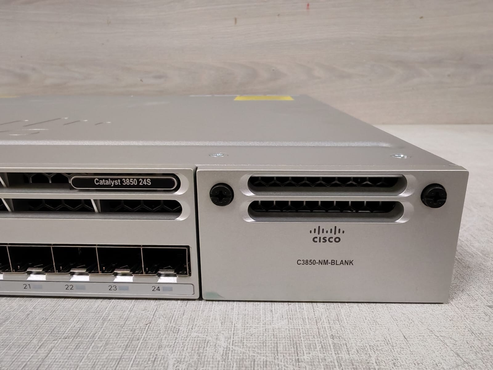 Cisco WS-C3850-24S /WS-C3850-24S-E CISCO WS-C3850-24S /WS-C3850-24S-E Catalyst Switch 24 Port 4
