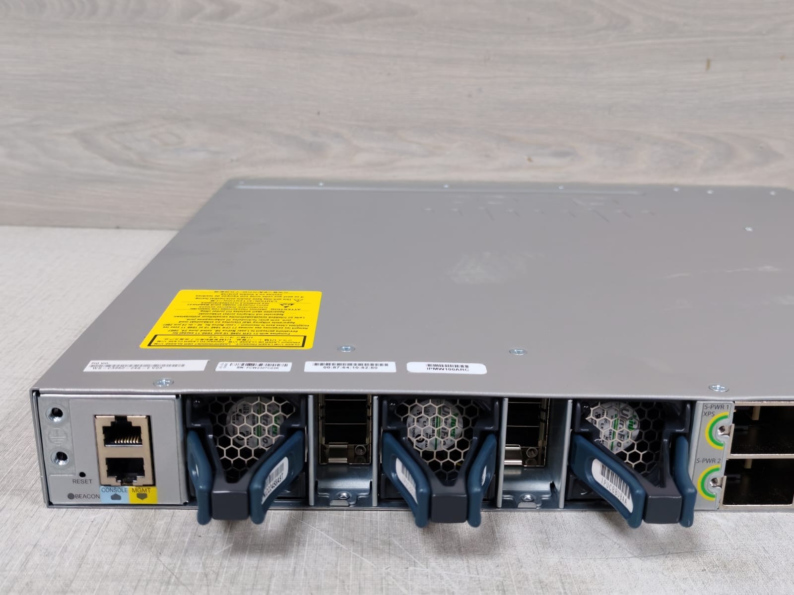 Cisco WS-C3850-24S /WS-C3850-24S-E CISCO WS-C3850-24S /WS-C3850-24S-E Catalyst Switch 24 Port 9