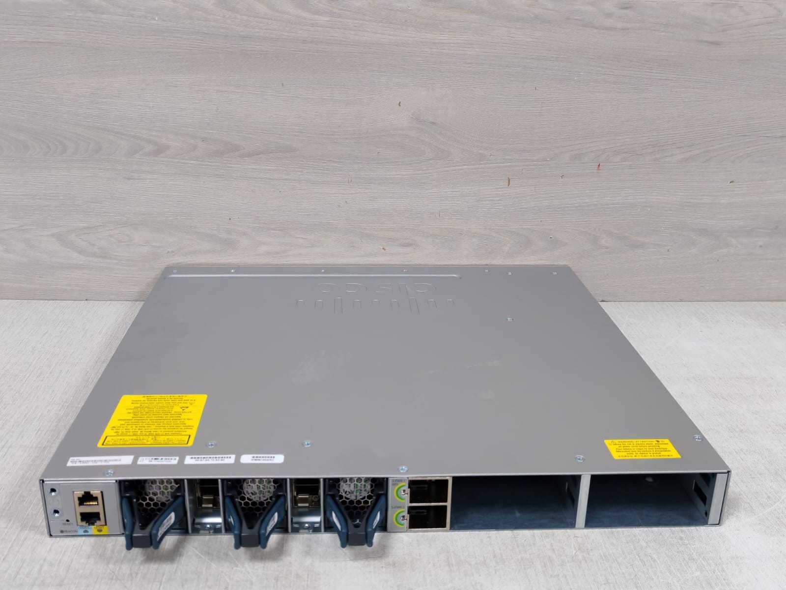 Cisco WS-C3850-24S /WS-C3850-24S-E CISCO WS-C3850-24S /WS-C3850-24S-E Catalyst Switch 24 Port 10
