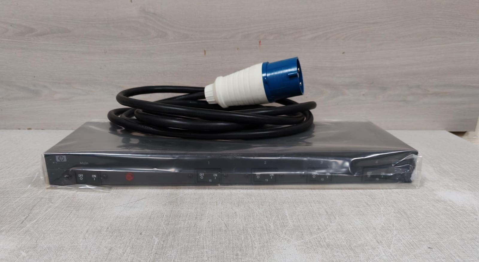 HEWLETT-PARKARD EO4502 228481-003 HEWLETT-PARKARD EO4502 228481-003 MODULAR PDU CONTROL UNIT- NEW W/O ORIG.BOX 2