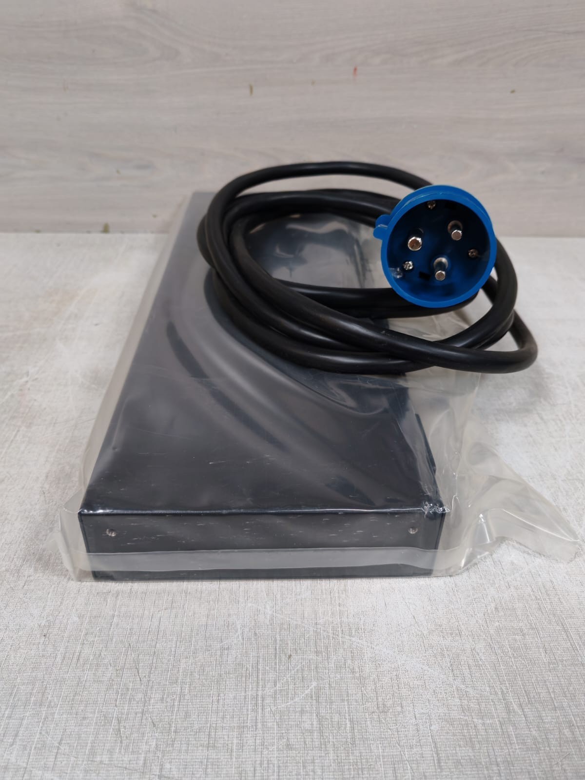 HEWLETT-PARKARD EO4502 228481-003 HEWLETT-PARKARD EO4502 228481-003 MODULAR PDU CONTROL UNIT- NEW W/O ORIG.BOX 8