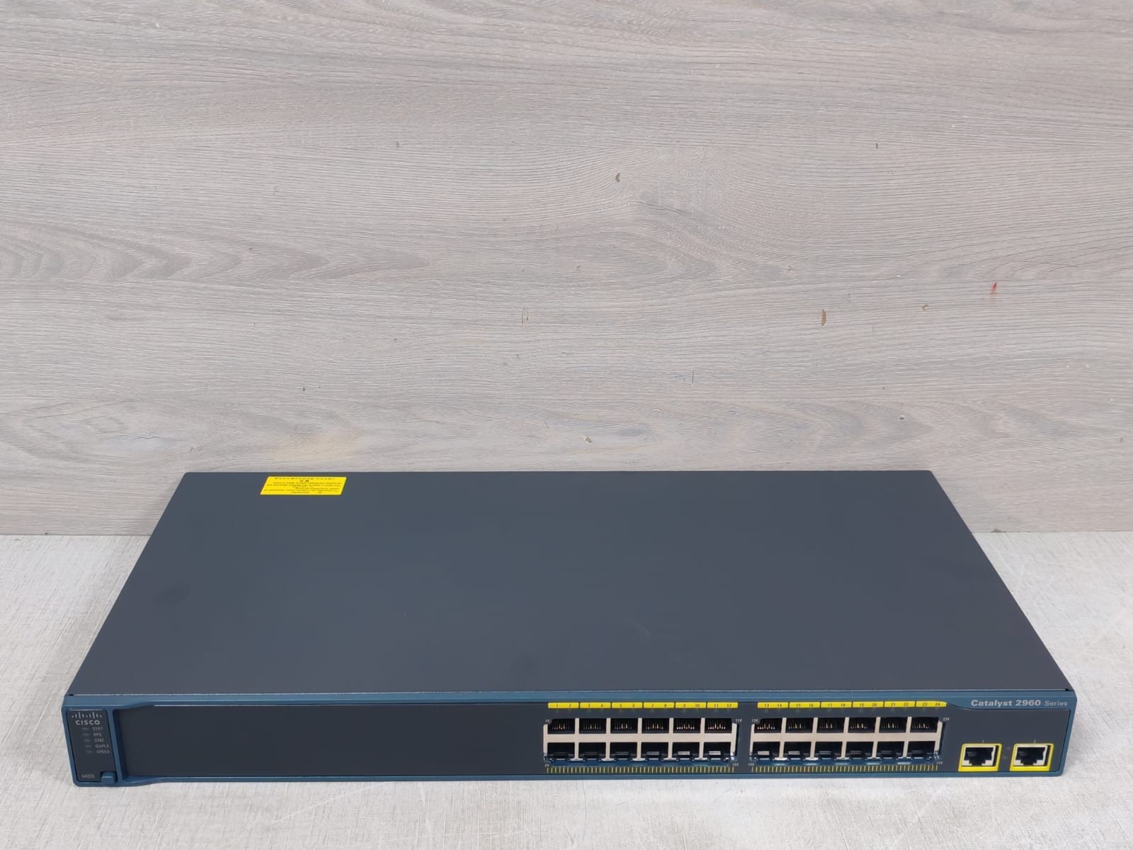 Cisco WS-C2960-24TT-L Cisco WS-C2960-24TT-L Catalyst 2960 Series 24-Port Ethernet Switch 3