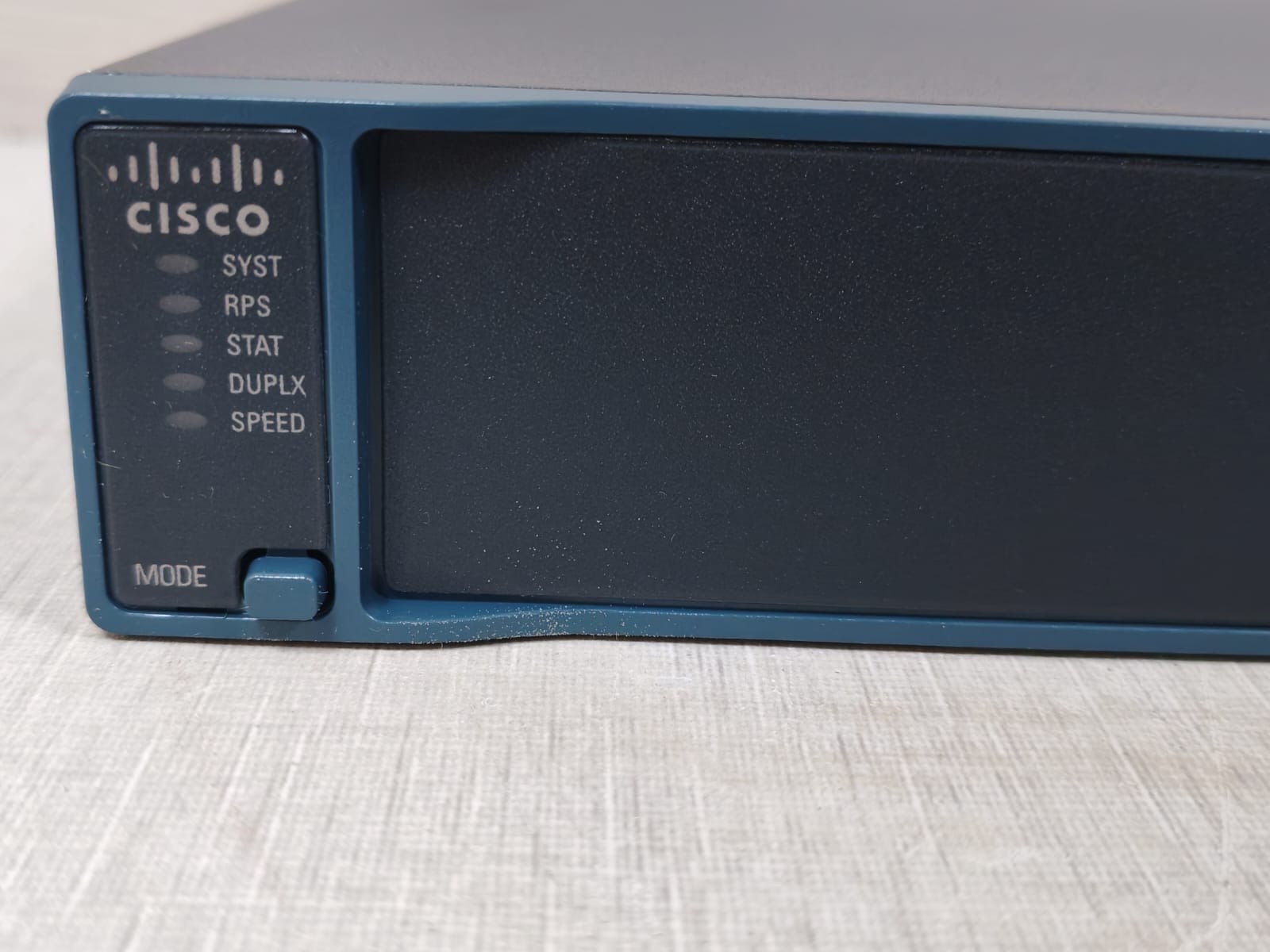 Cisco WS-C2960-24TT-L Cisco WS-C2960-24TT-L Catalyst 2960 Series 24-Port Ethernet Switch 4