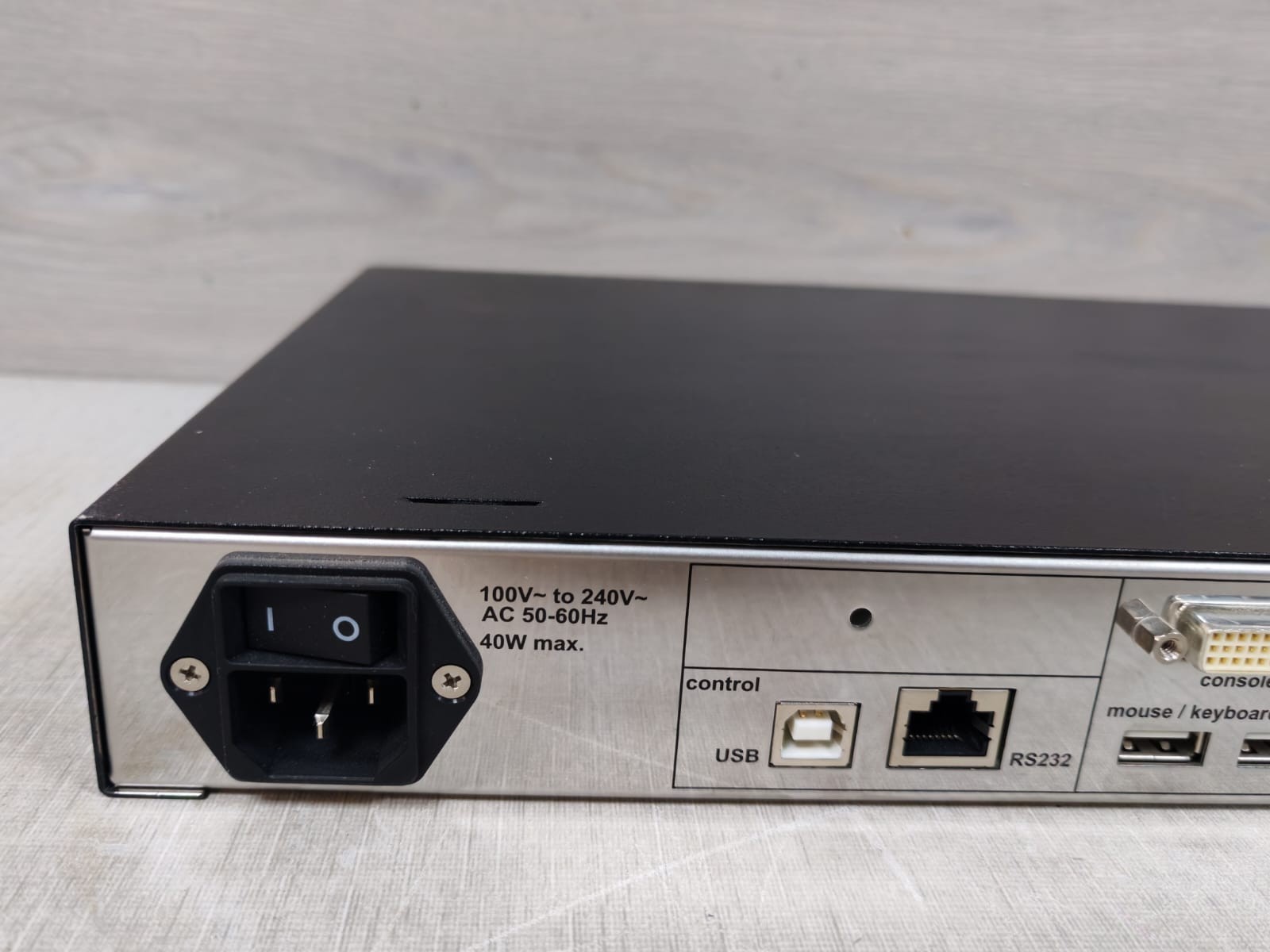 HETEC HE-VSW-QUAD II HETEC HE-VSW-QUAD II Quad Multiviewer and KVM Switch 5