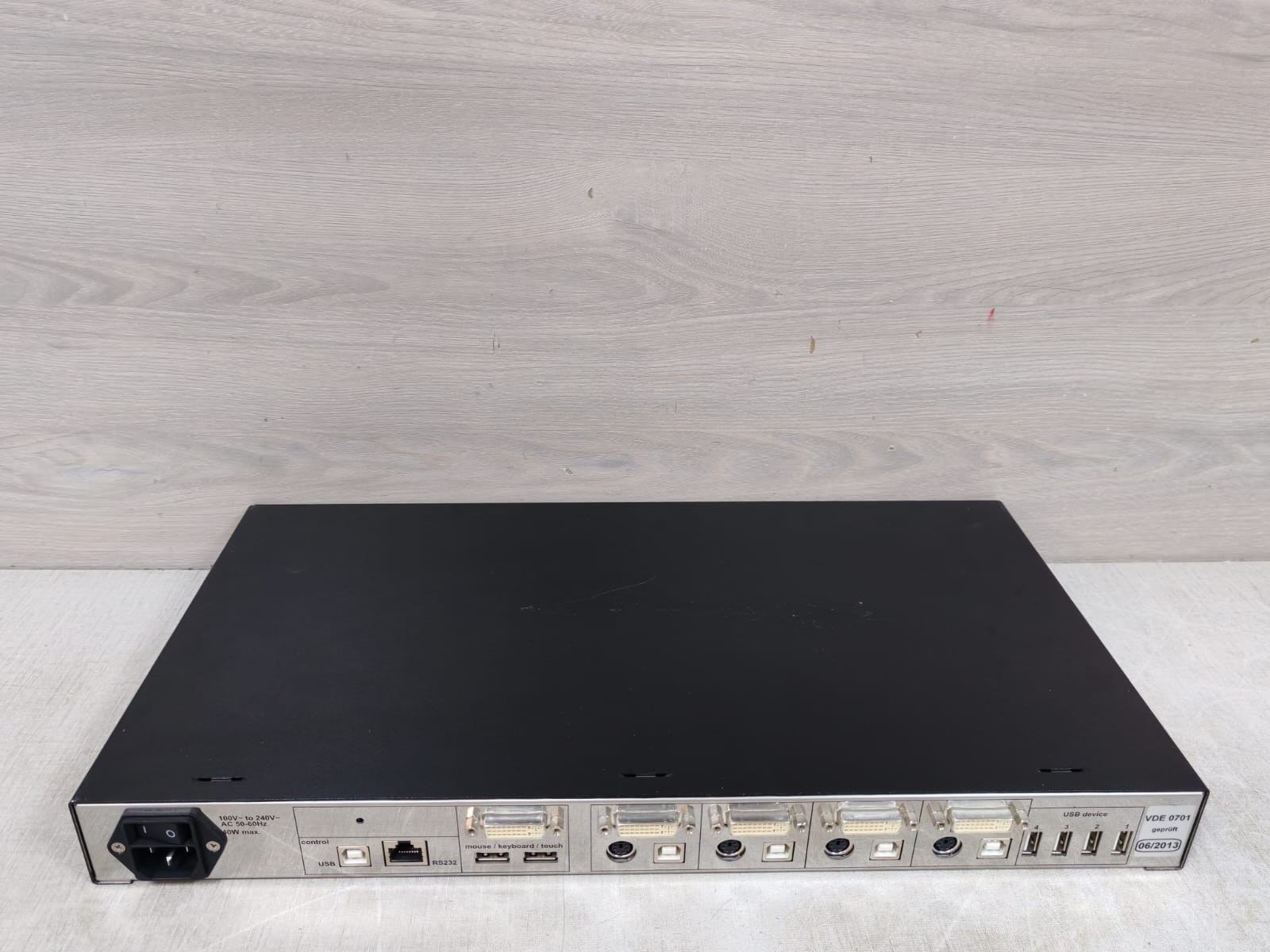 HETEC HE-VSW-QUAD II HETEC HE-VSW-QUAD II Quad Multiviewer and KVM Switch 7