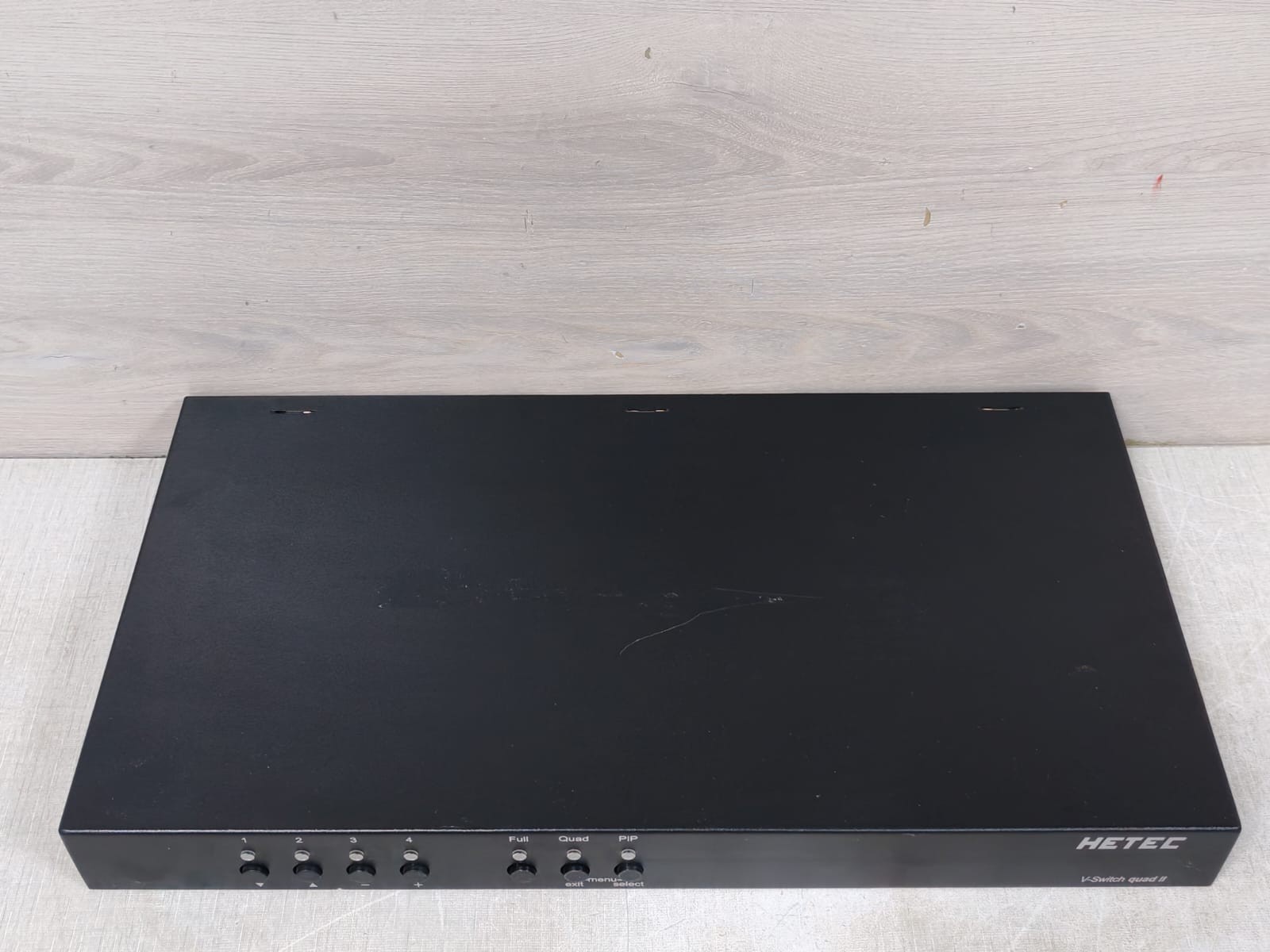 HETEC HE-VSW-QUAD II HETEC HE-VSW-QUAD II Quad Multiviewer and KVM Switch 8