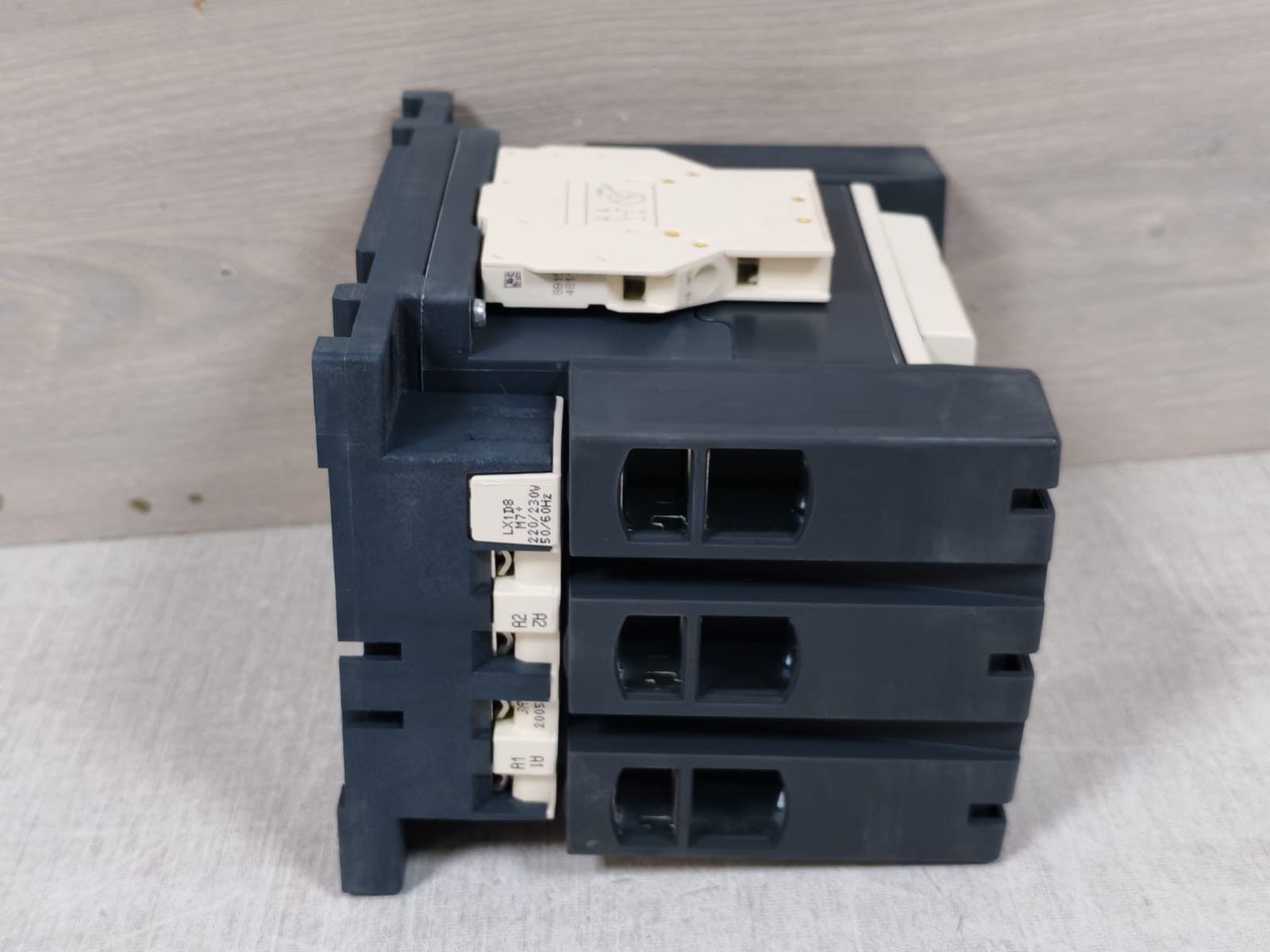Schneider Electric LC1D115/LC1 D115M7 Schneider Electric LC1D115/LC1 D115M7 Contactor 9