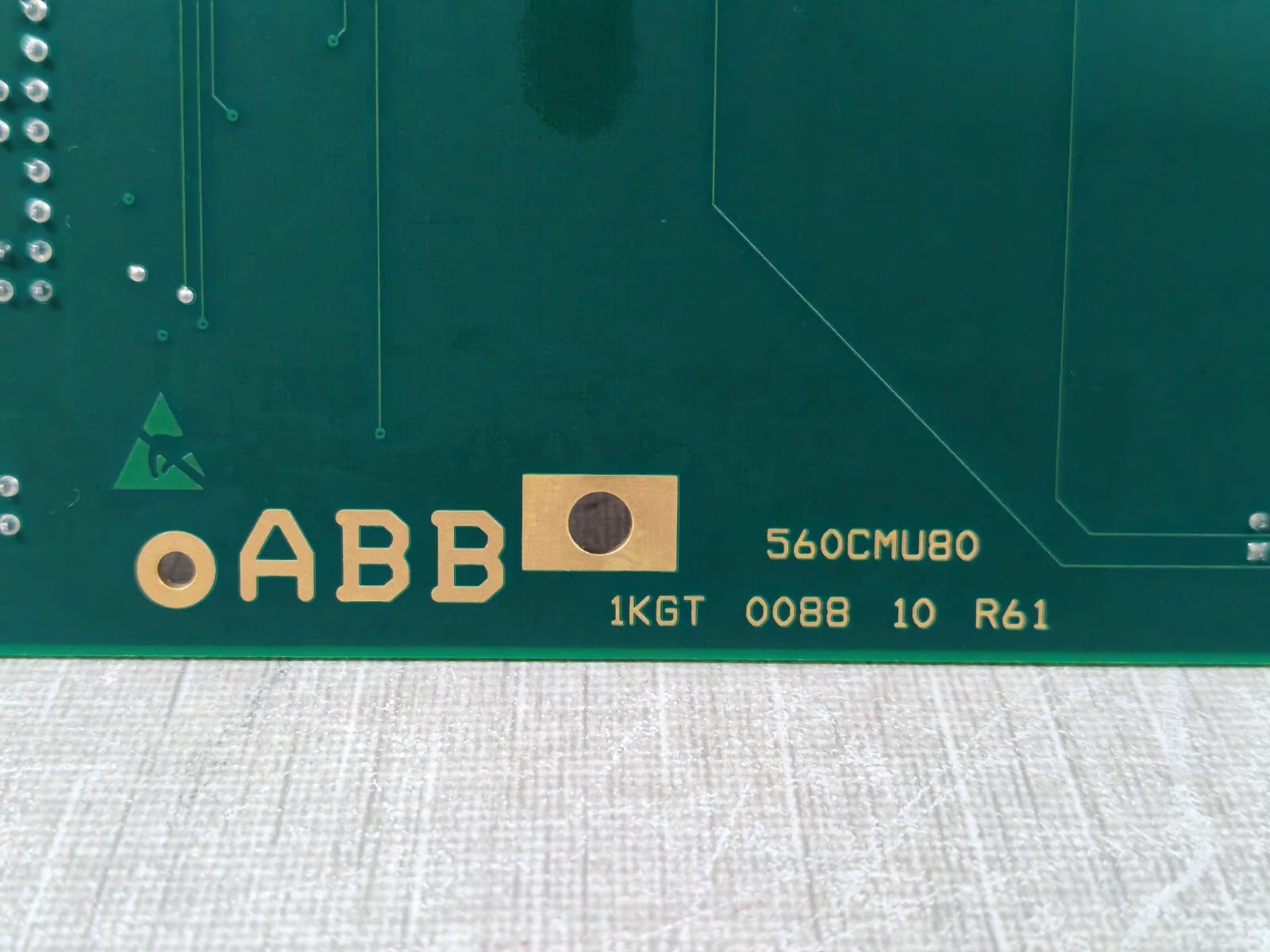 ABB 1KGT008800R0002/ 1KGT008810R61 ABB 560CMU80 1KGT008800R0002/ 1KGT008810R61 COMMUNICATION UNIT 8