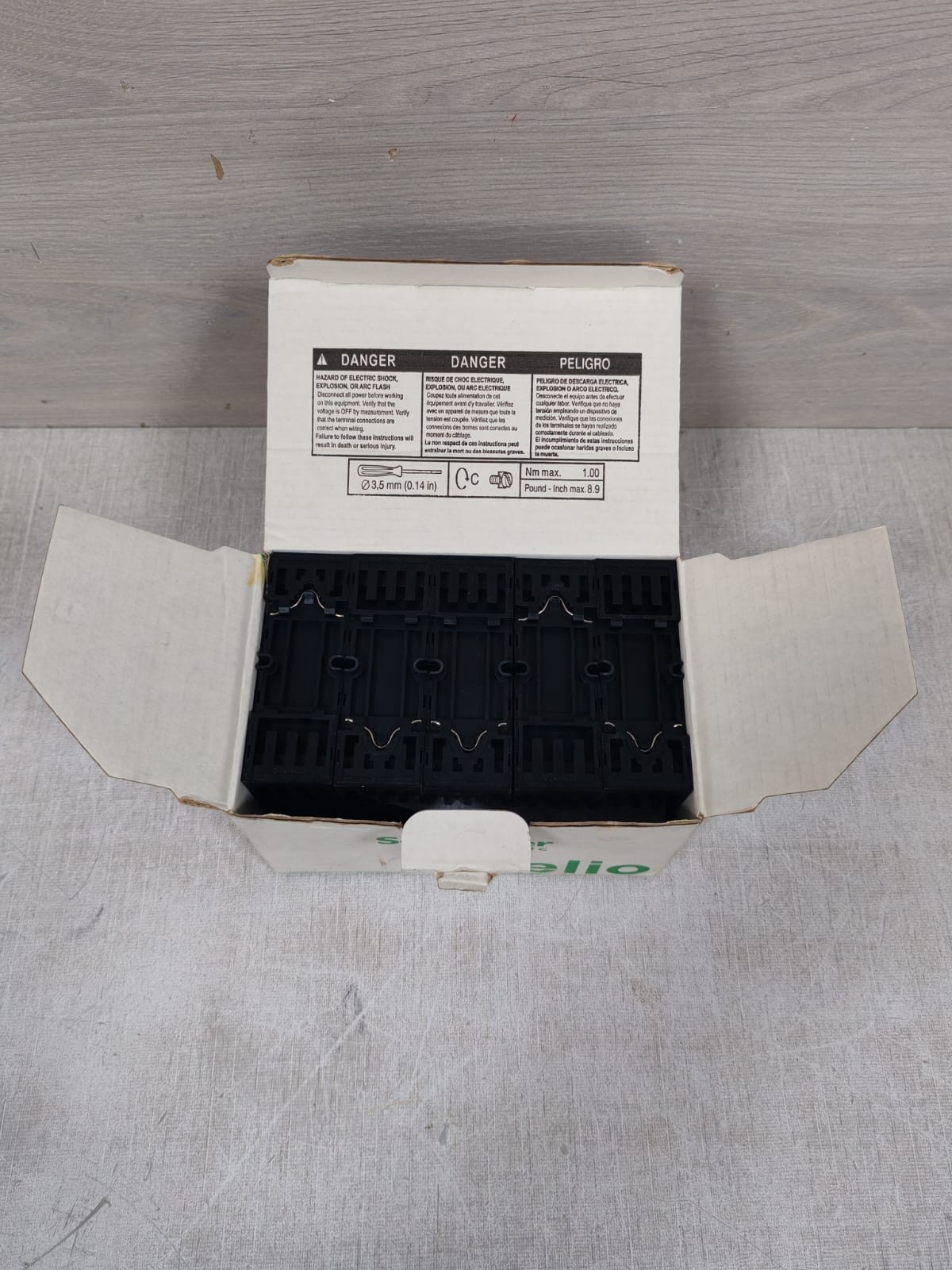 Schneider Electric RXZE2M114M SCHNEIDER ELECTRIC RXZE2M114M SIMPLE SOCKET 10