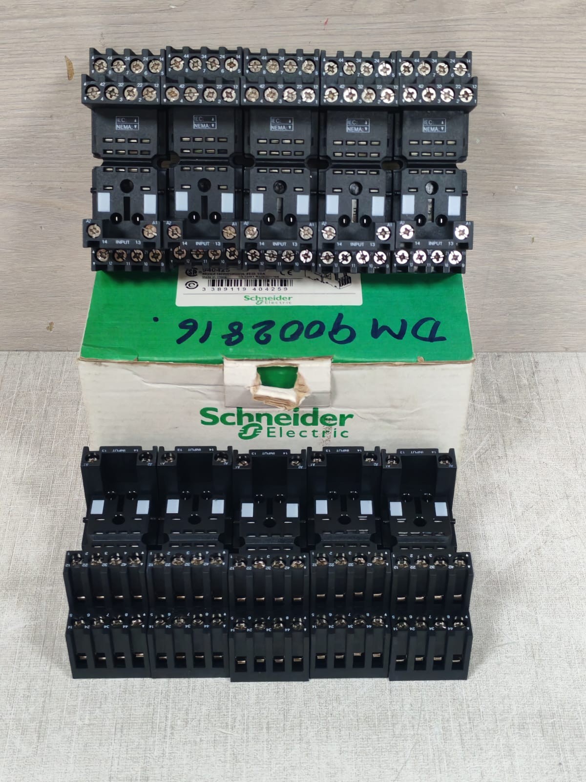 SCHNEIDER ELECTRIC RXZE2M114M SIMPLE SOCKET