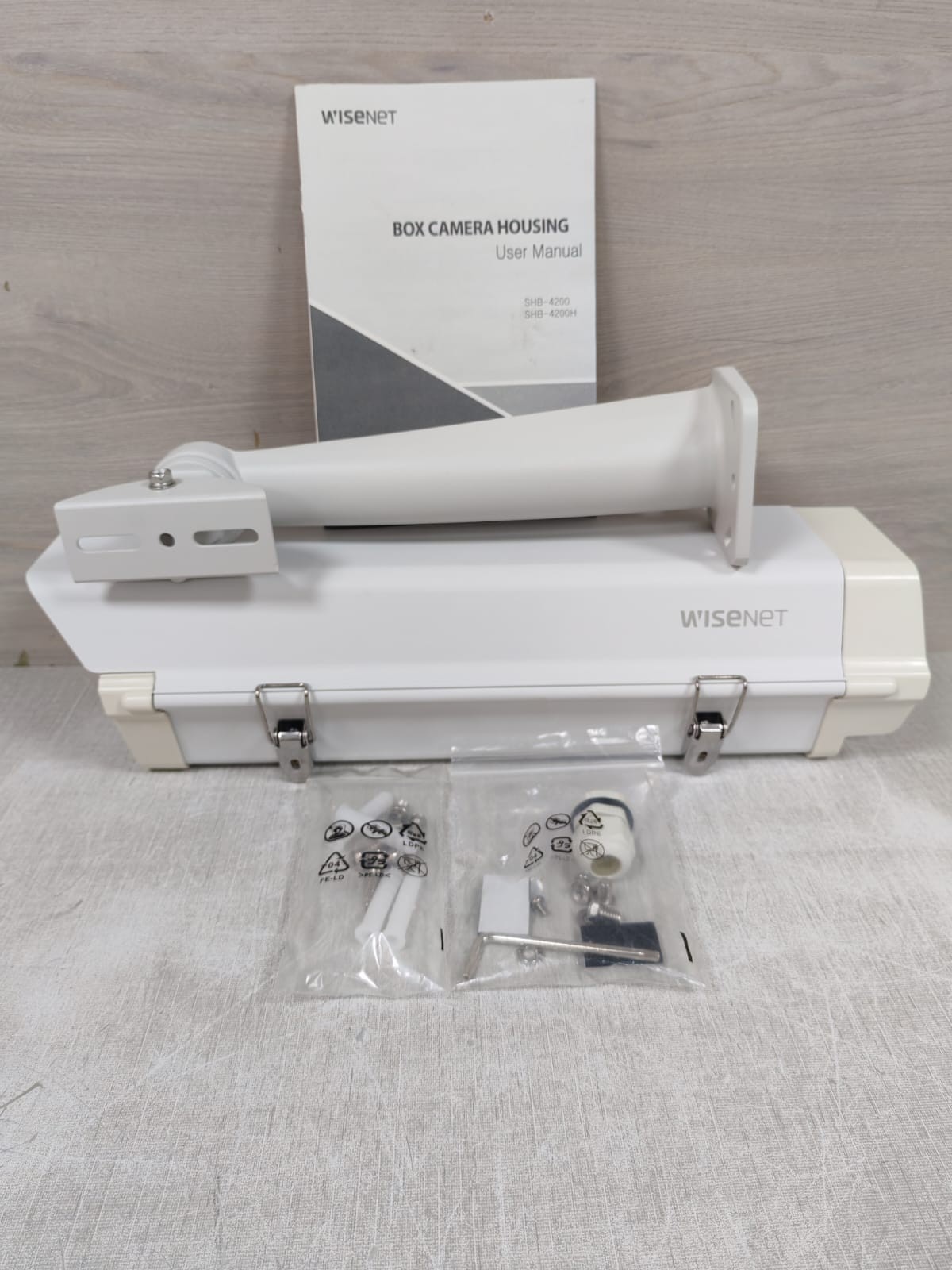 WISENET SHB-4200H / SHB-4200H/KEX Box Camera Housing