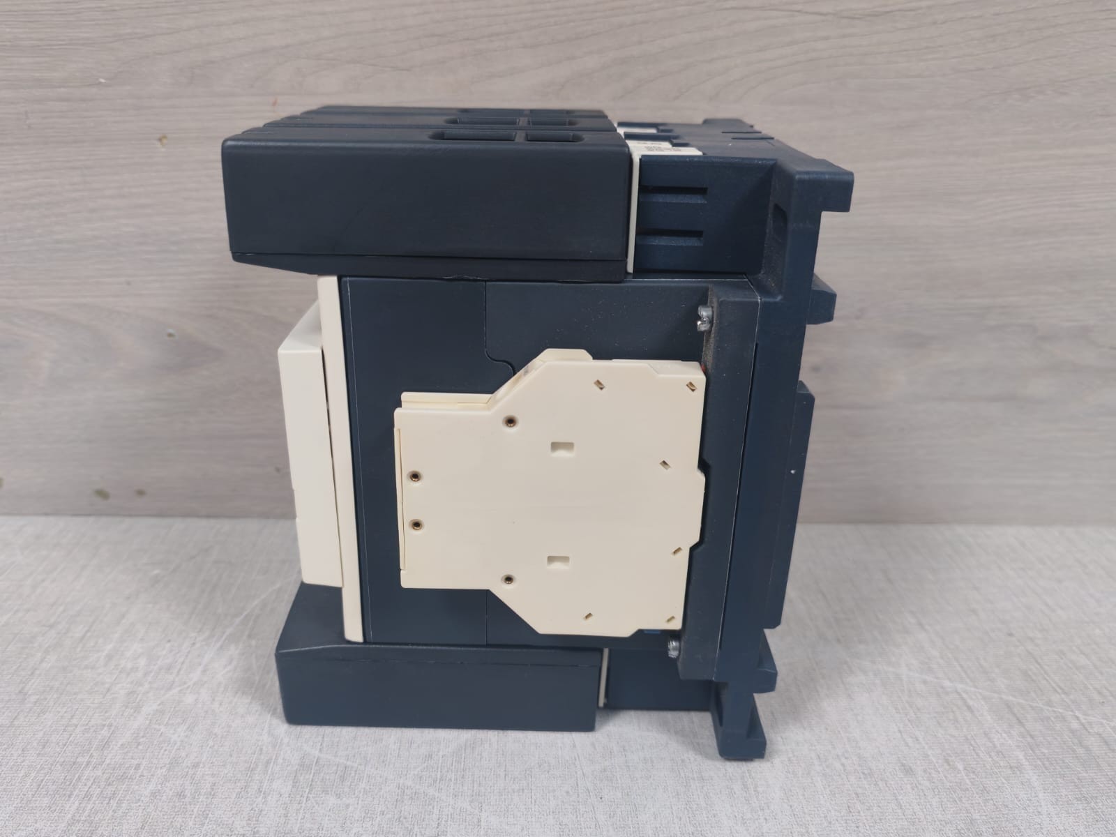 Schneider Electric LC1D115 / LC1D115M7 TELEMECANIQUE LC1D115 / LC1D115M7 3 Pole Contactor 8