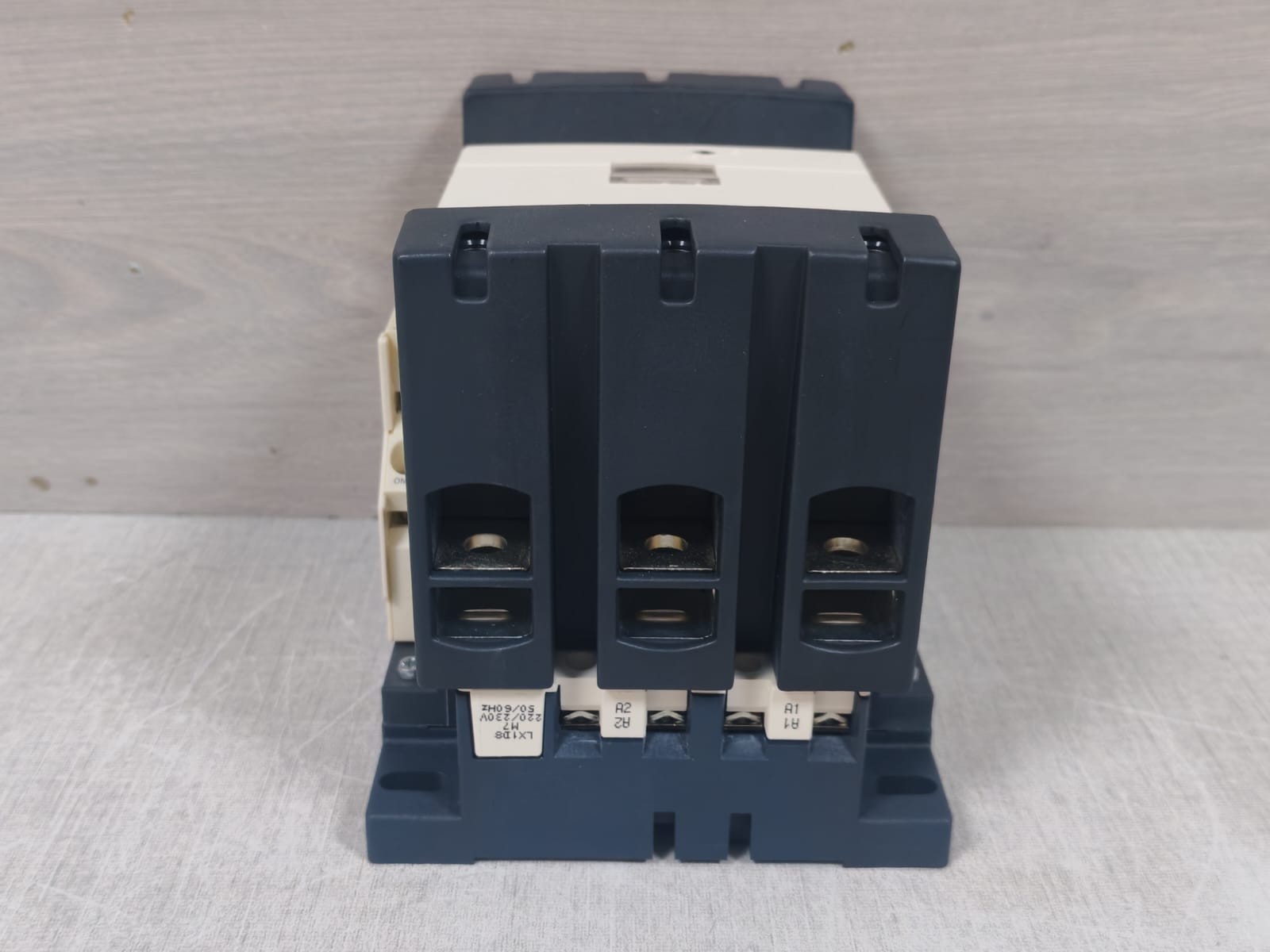 Schneider Electric LC1D115 / LC1D115M7 TELEMECANIQUE LC1D115 / LC1D115M7 3 Pole Contactor 9