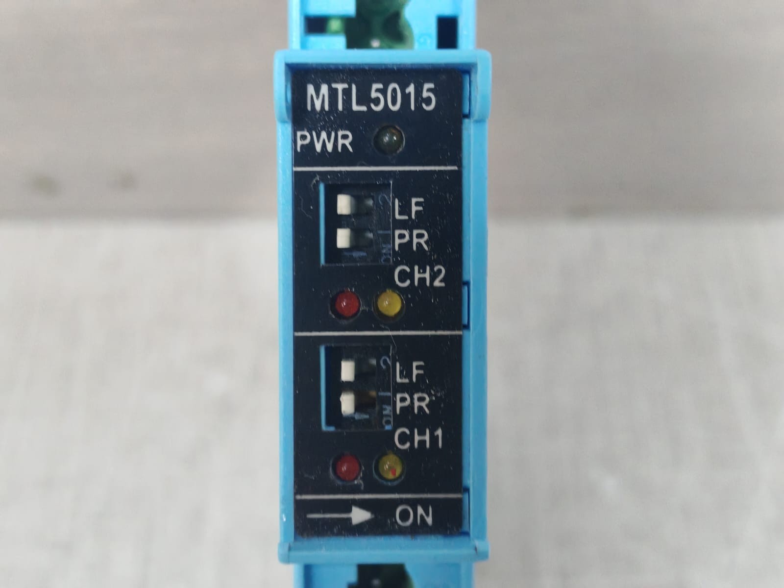 MEASUREMENT TECHNOLOGY MTL5015 MEASUREMENT TECHNOLOGY MTL5015 2 CHANNEL SWITCH/PROXIMITY DETECTOR INTERFACE 2