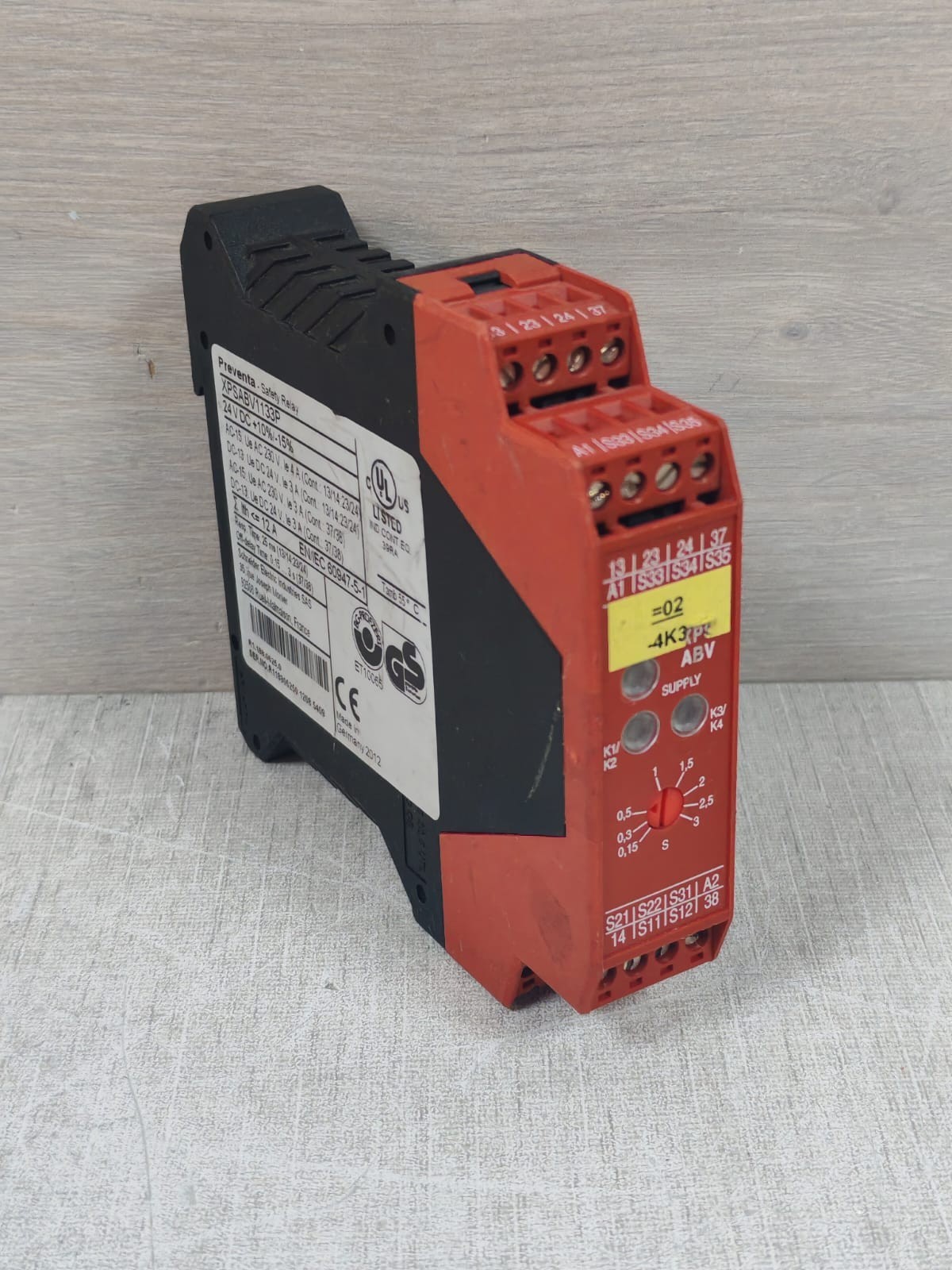 Schneider Electric XPSABV1133P SCHNEIDER ELECTRIC PREVENTA XPSABV1133P SAFETY RELAY 24VDC 4