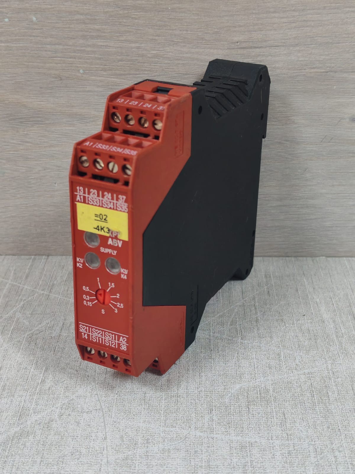 Schneider Electric XPSABV1133P SCHNEIDER ELECTRIC PREVENTA XPSABV1133P SAFETY RELAY 24VDC 5
