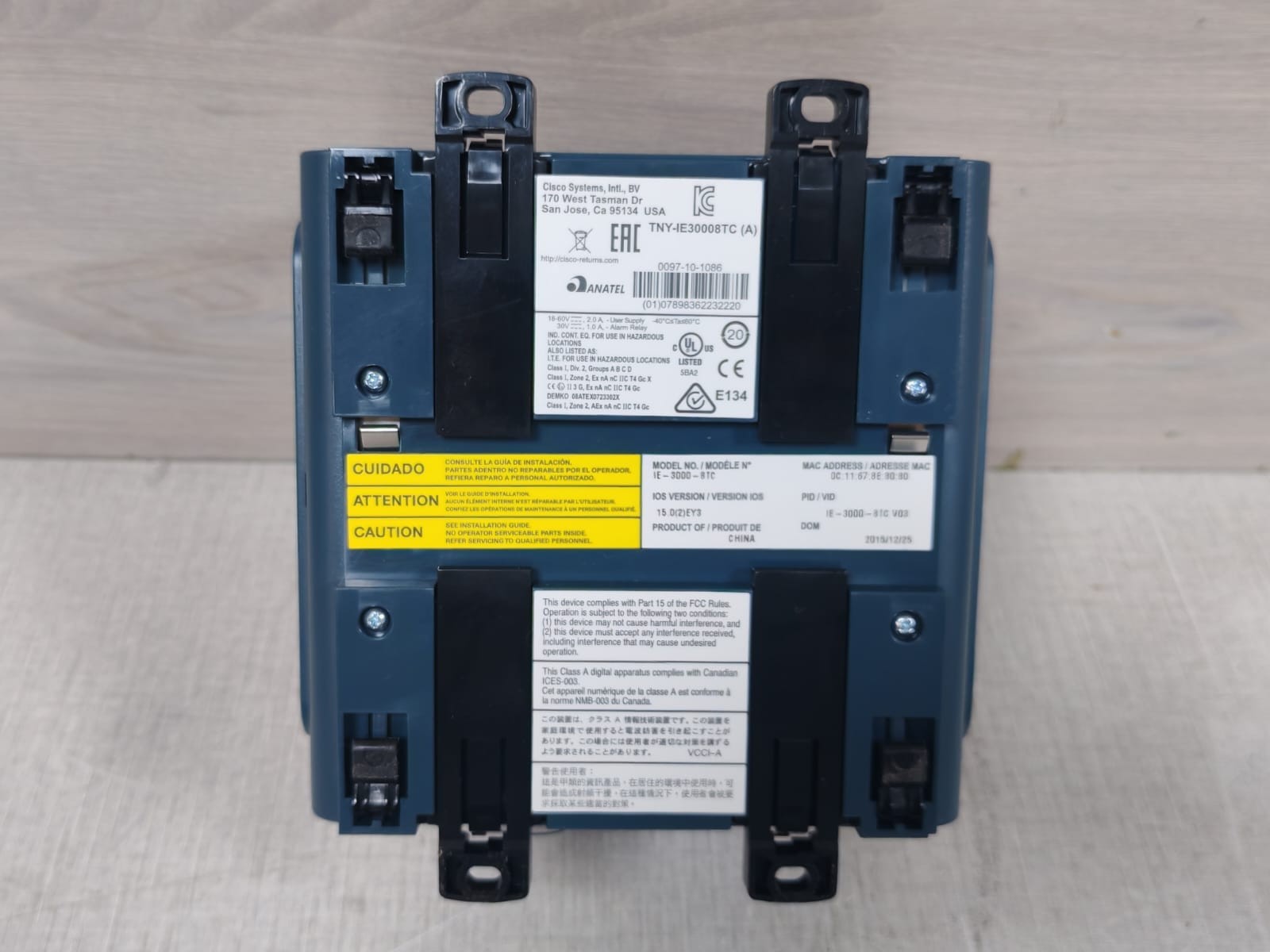 Cisco IE-3000-8TC CISCO IE-3000-8TC 8-Port Industrial Switch 7