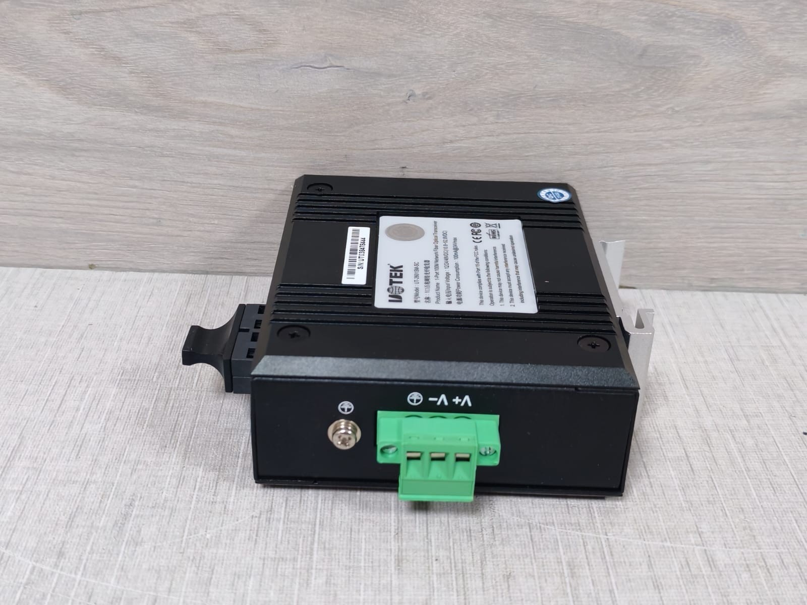 Uotek UT-2601SM-SC UOTEK UT-2601SM-SC 1-Port 100M Network Fiber Optical Transceiver 6