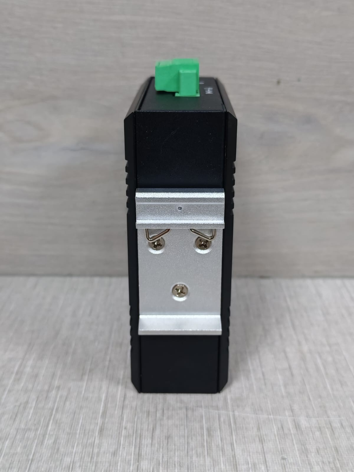 Uotek UT-2601SM-SC UOTEK UT-2601SM-SC 1-Port 100M Network Fiber Optical Transceiver 8