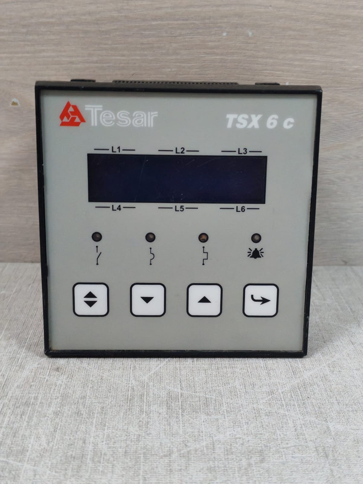 TESAR TSX 6C TESAR TSX 6C MAGNETO-THERMAL PROTECTION DEVICE 3